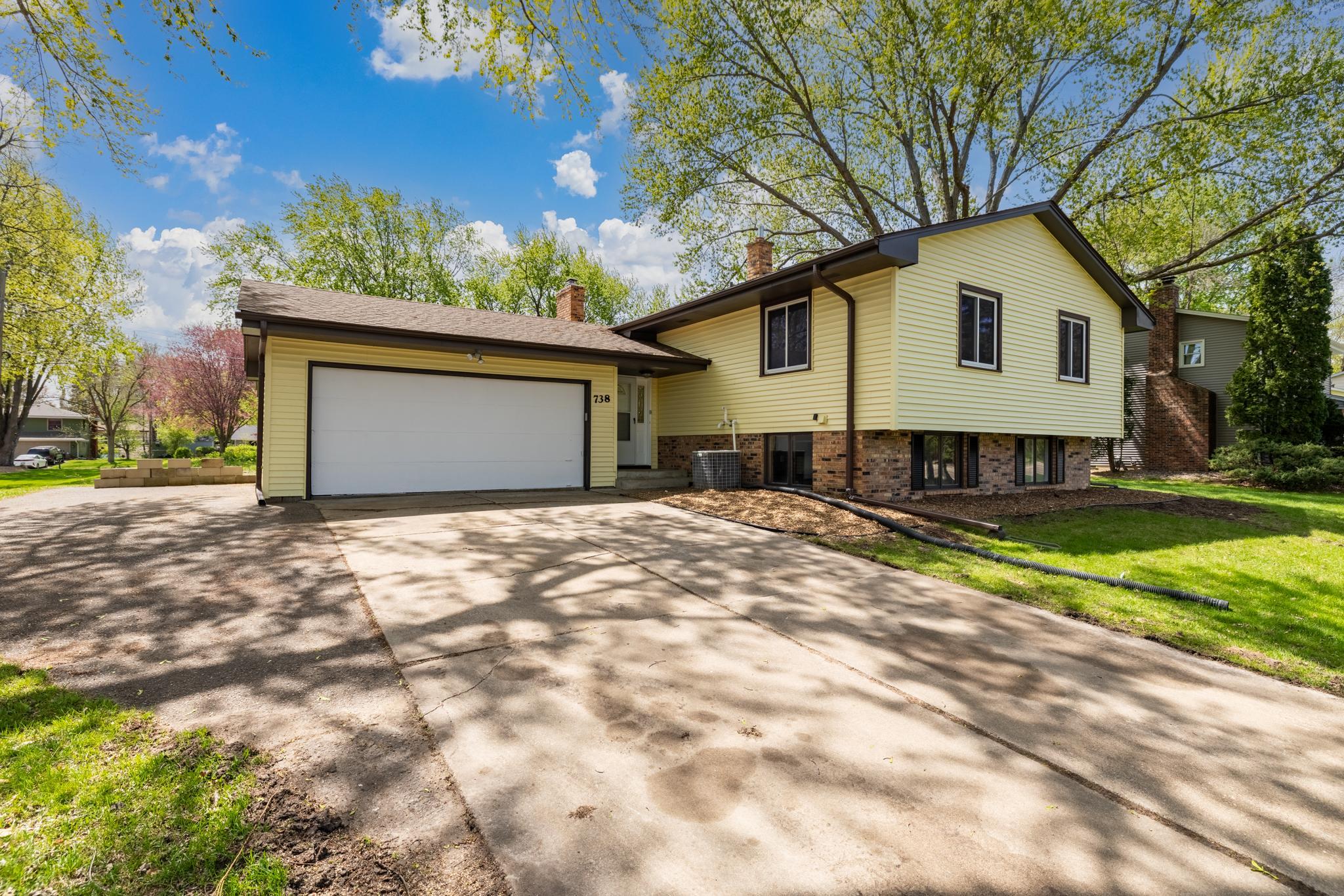 738 County Road B E Property Photo 1