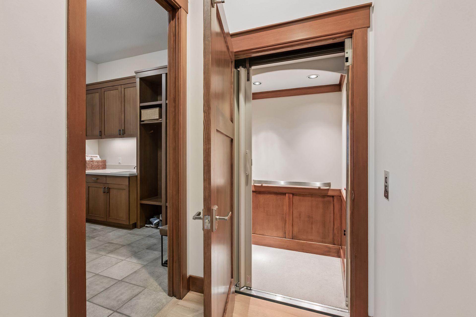 721 Rice Street E Property Photo 20