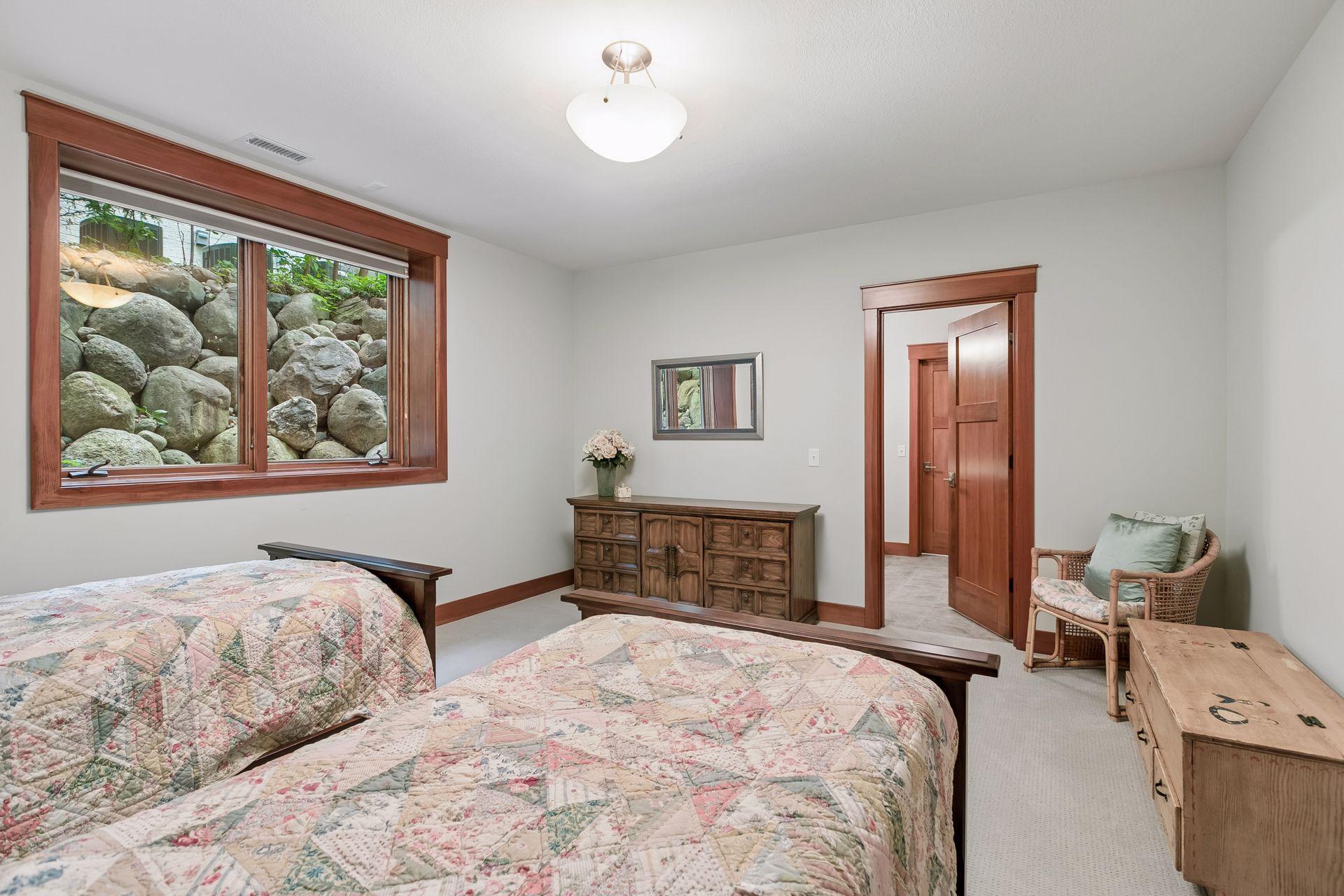 721 Rice Street E Property Photo 43