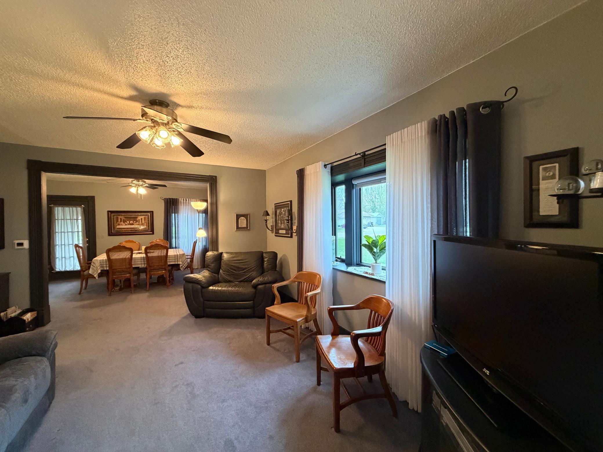 312 W Luverne Street Property Photo 18