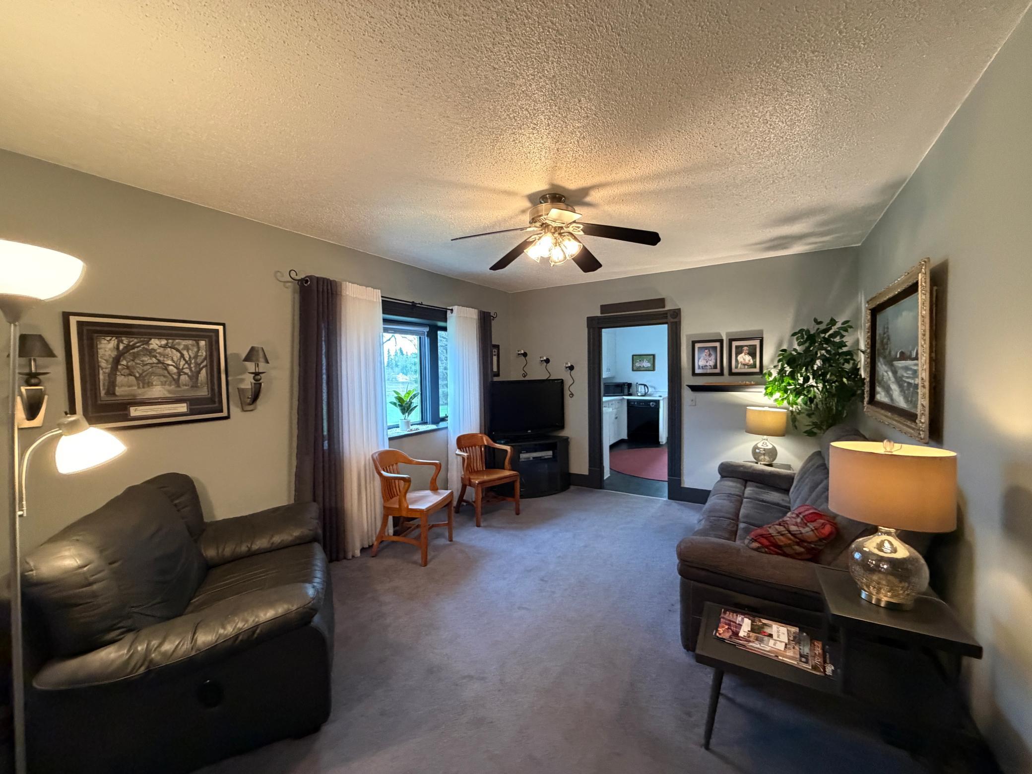 312 W Luverne Street Property Photo 19