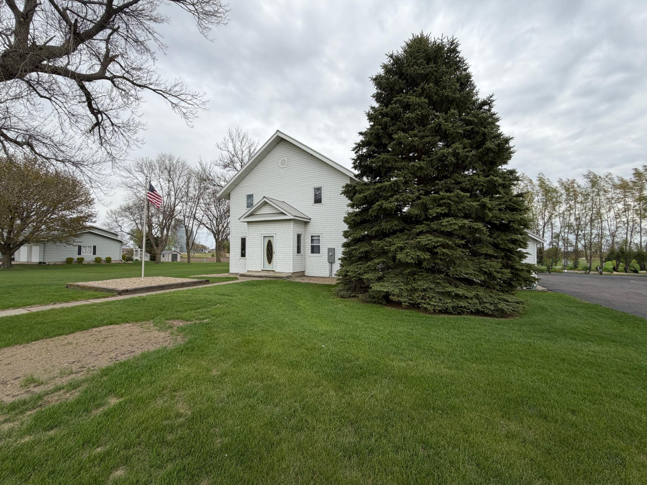 312 W Luverne Street Property Photo 55