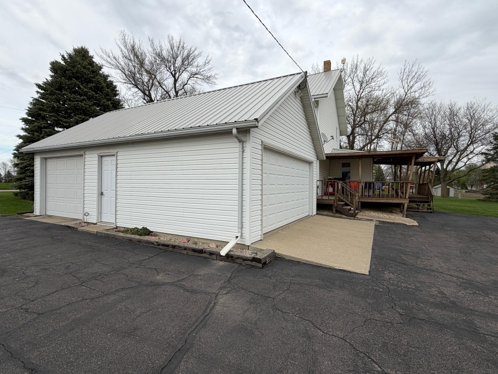 312 W Luverne Street Property Photo 57