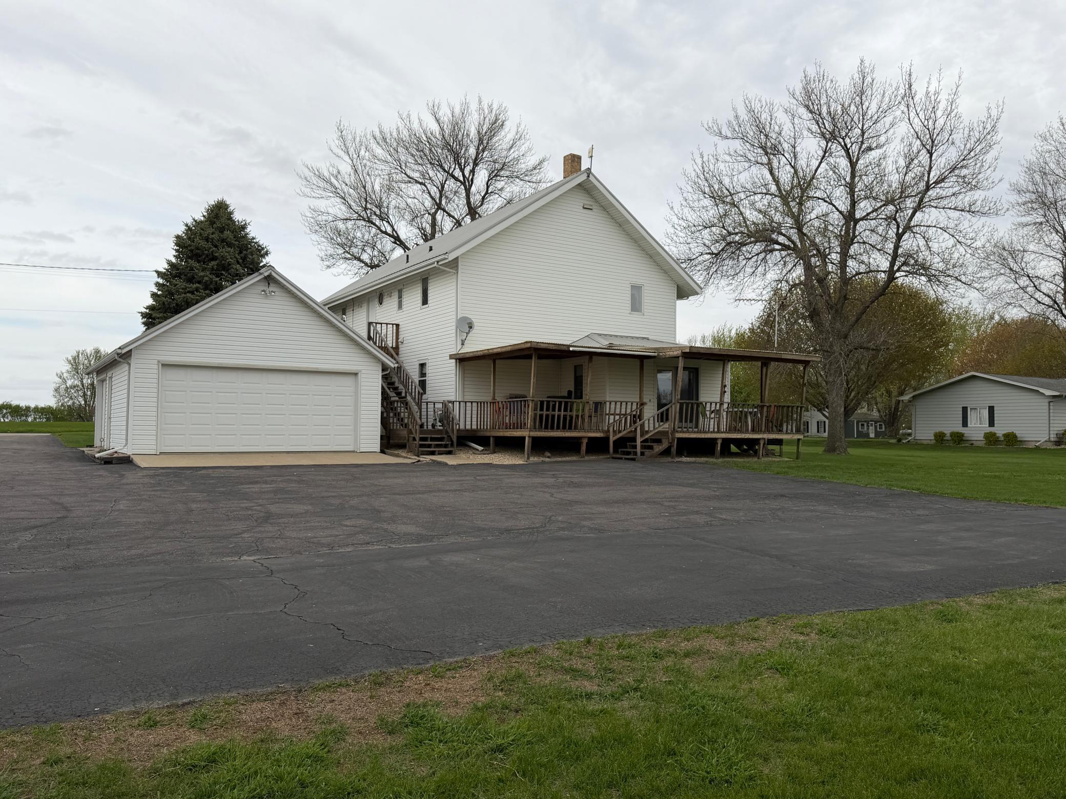 312 W Luverne Street Property Photo 58