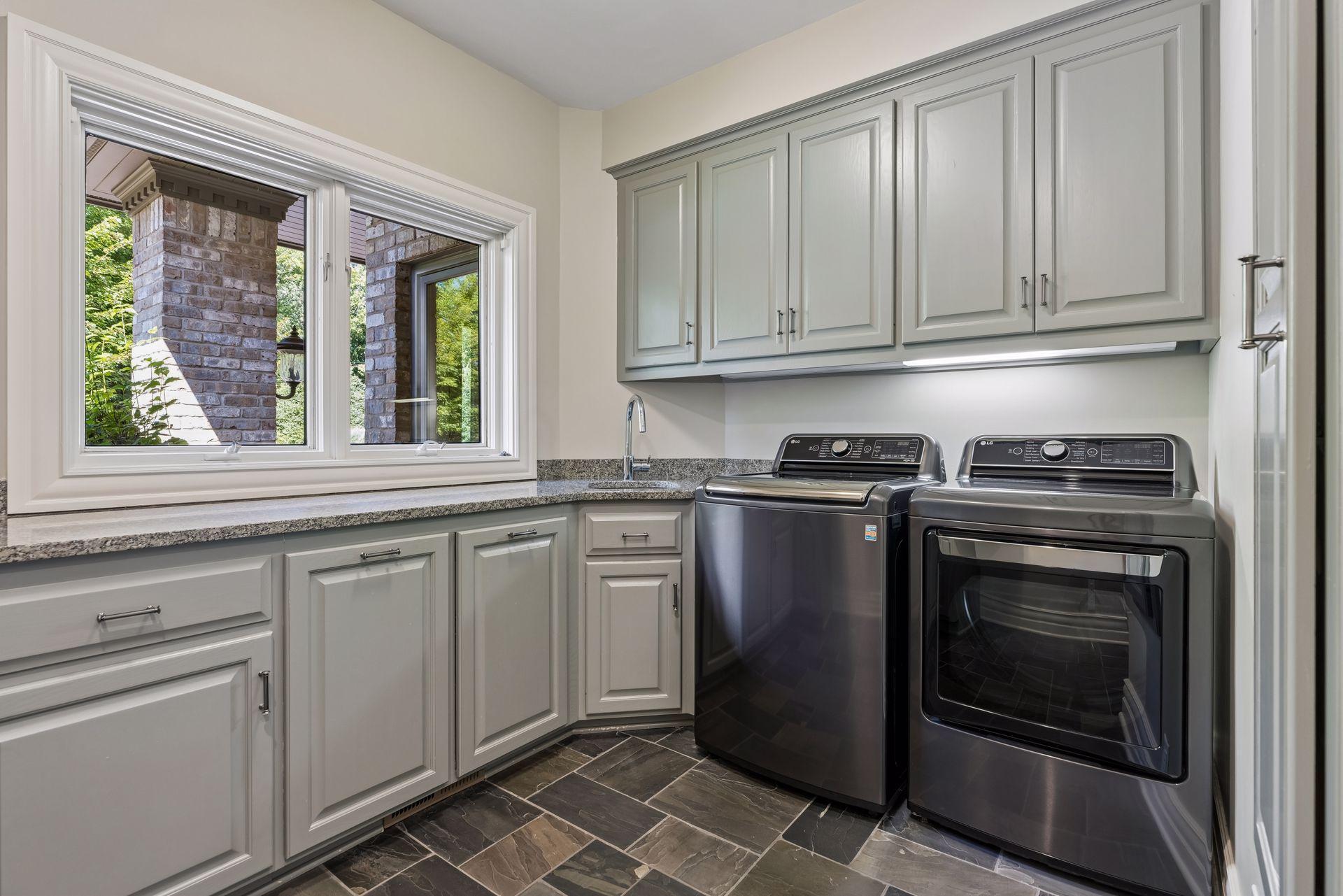 326 Ferndale Road W Property Photo 56