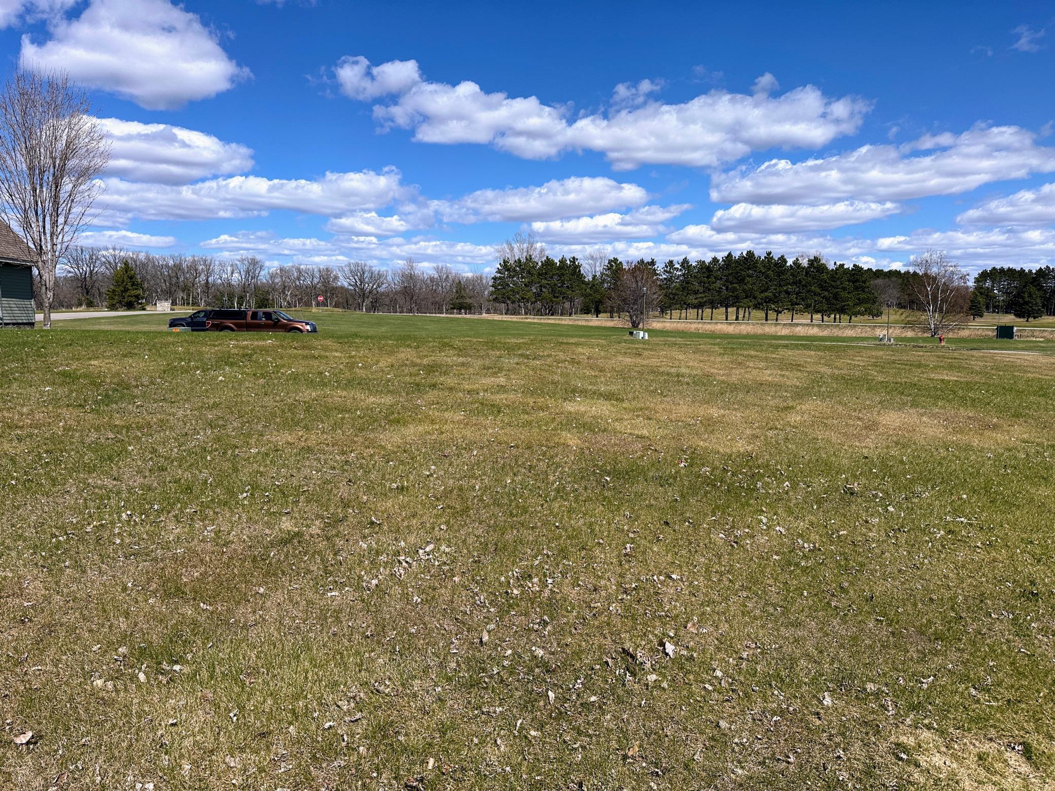 995 Links Way N Property Photo 10