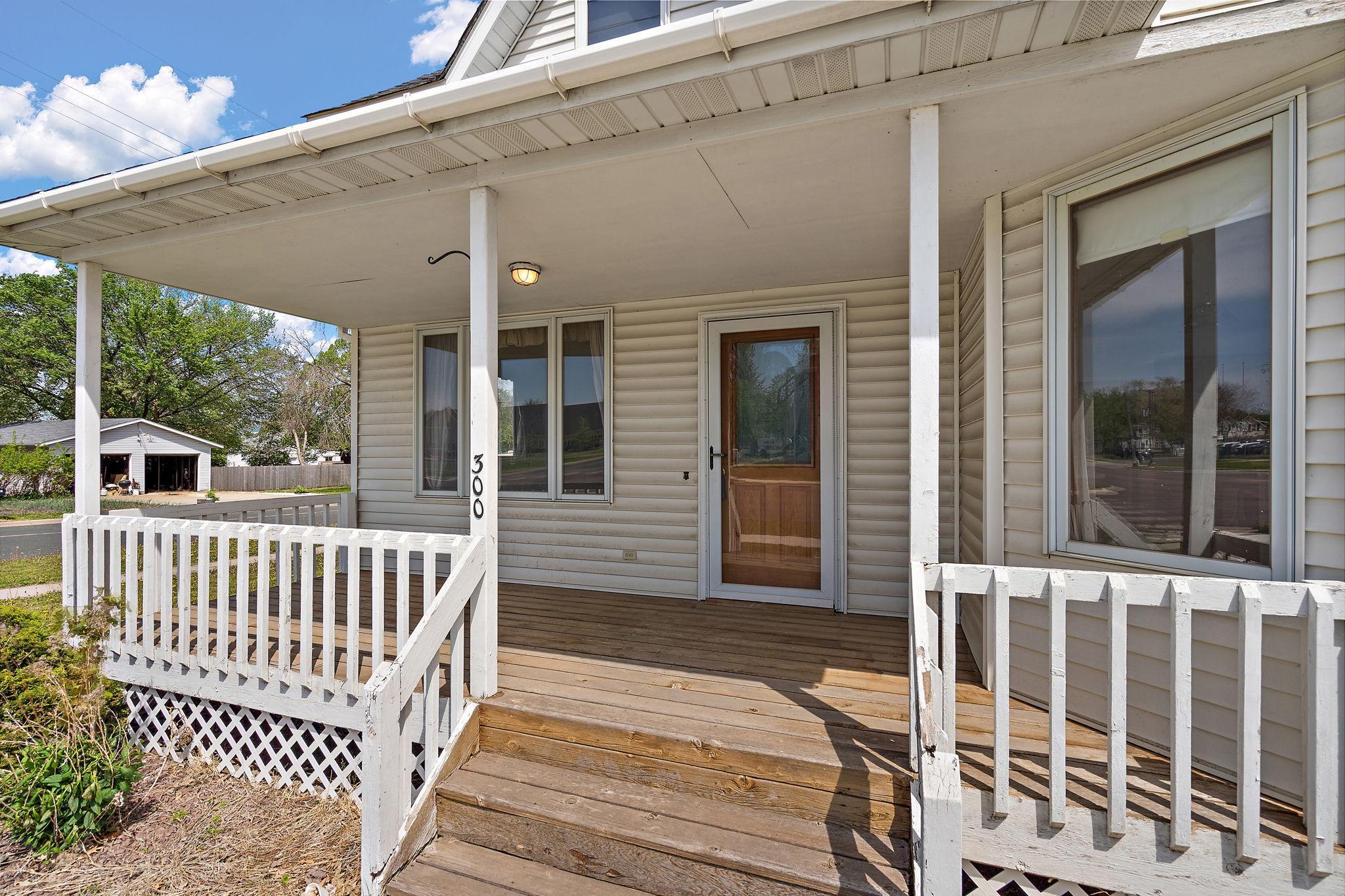 300 E State Street Property Photo 4