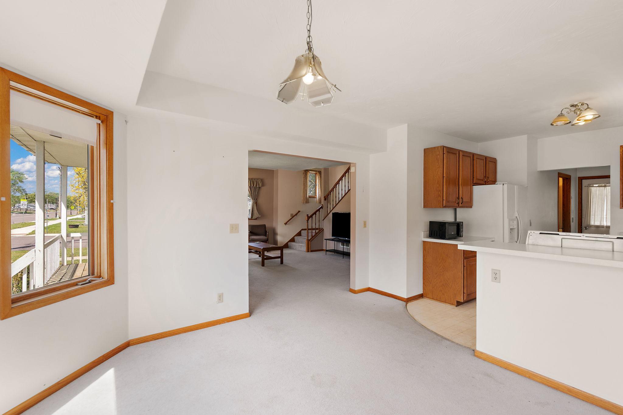 300 E State Street Property Photo 8