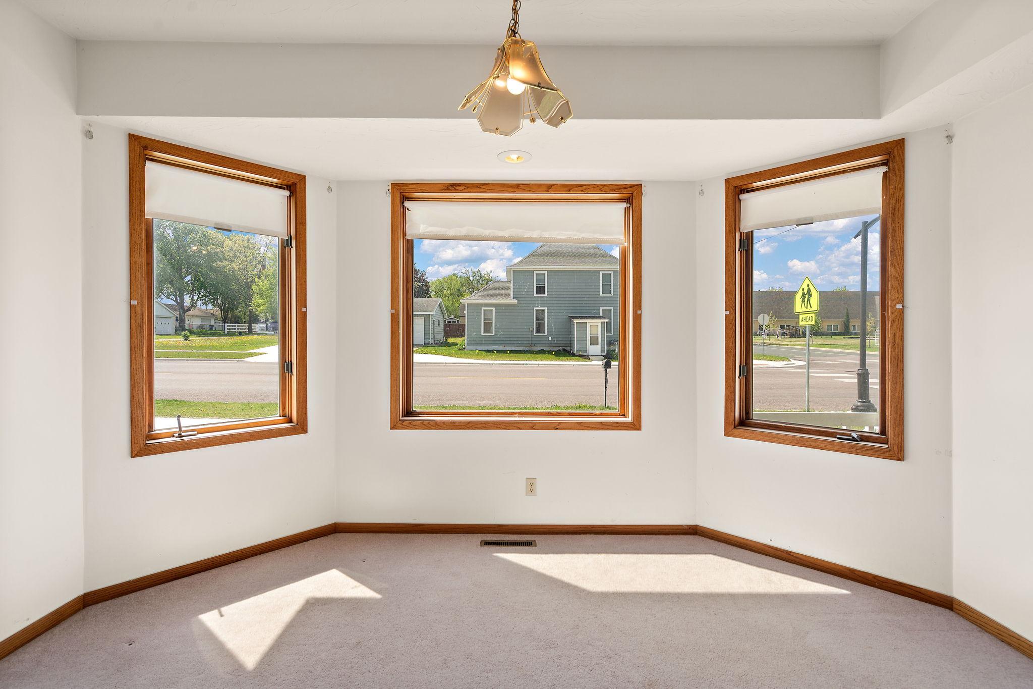 300 E State Street Property Photo 10