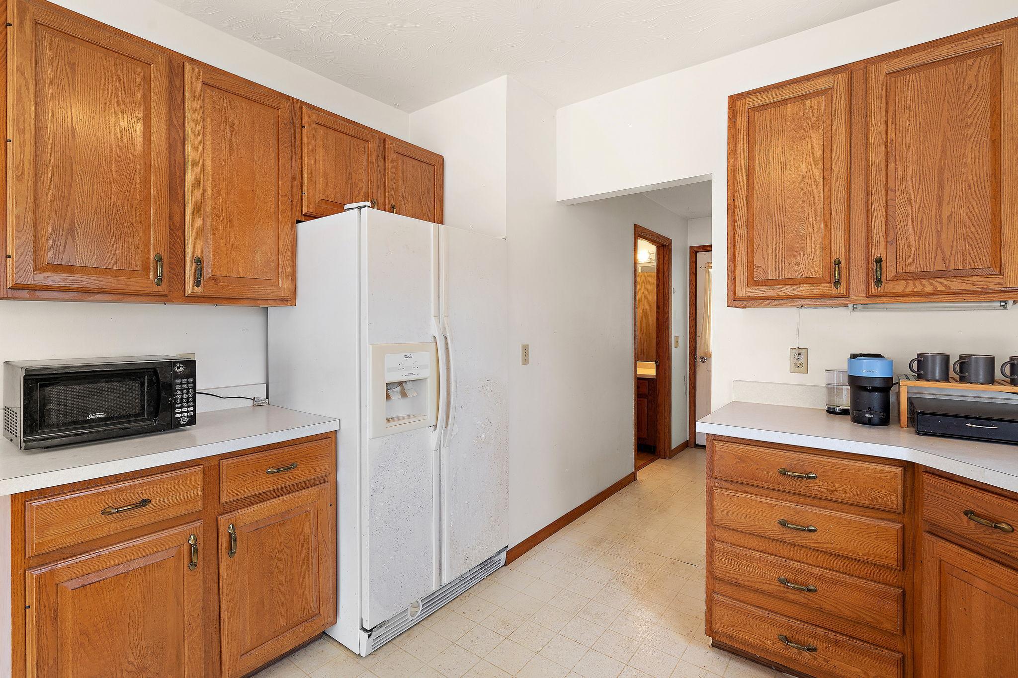 300 E State Street Property Photo 14
