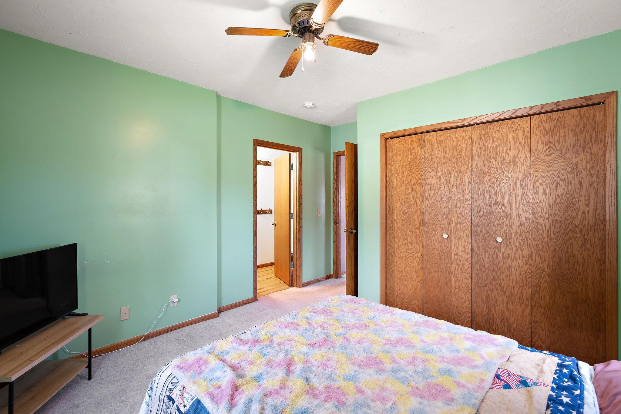 300 E State Street Property Photo 17