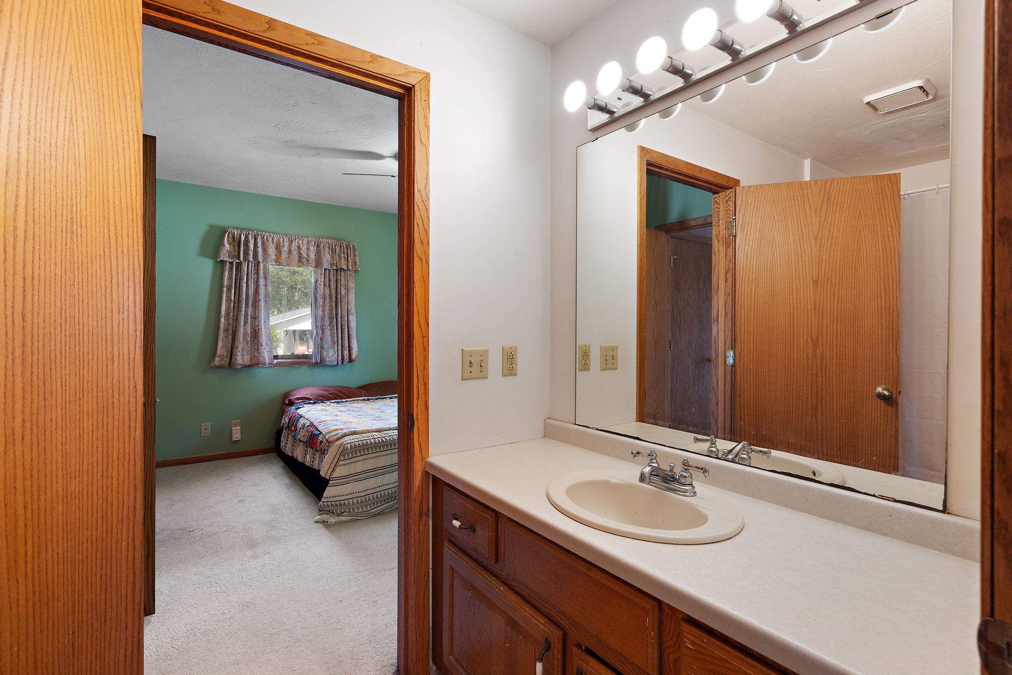 300 E State Street Property Photo 18