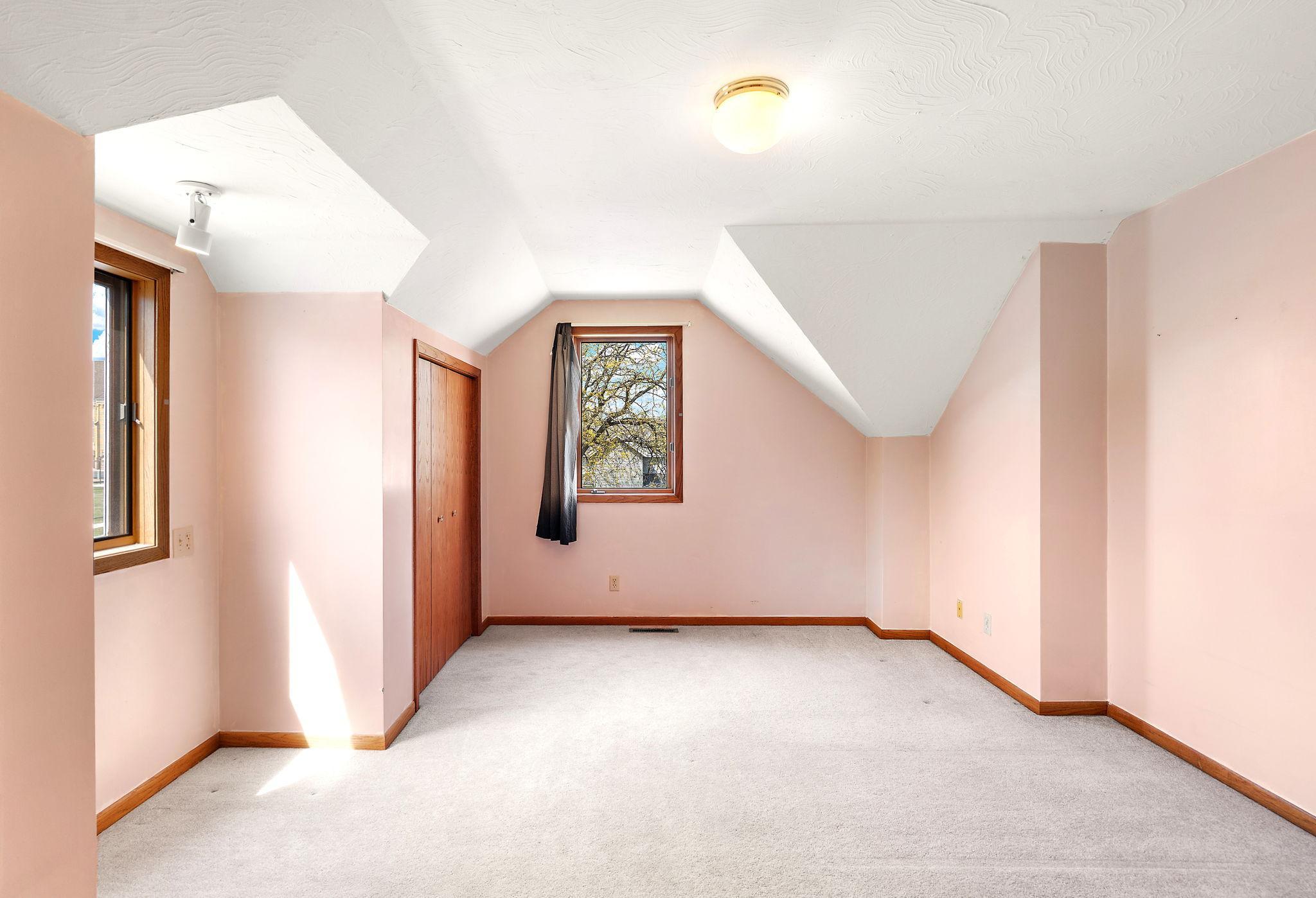 300 E State Street Property Photo 20