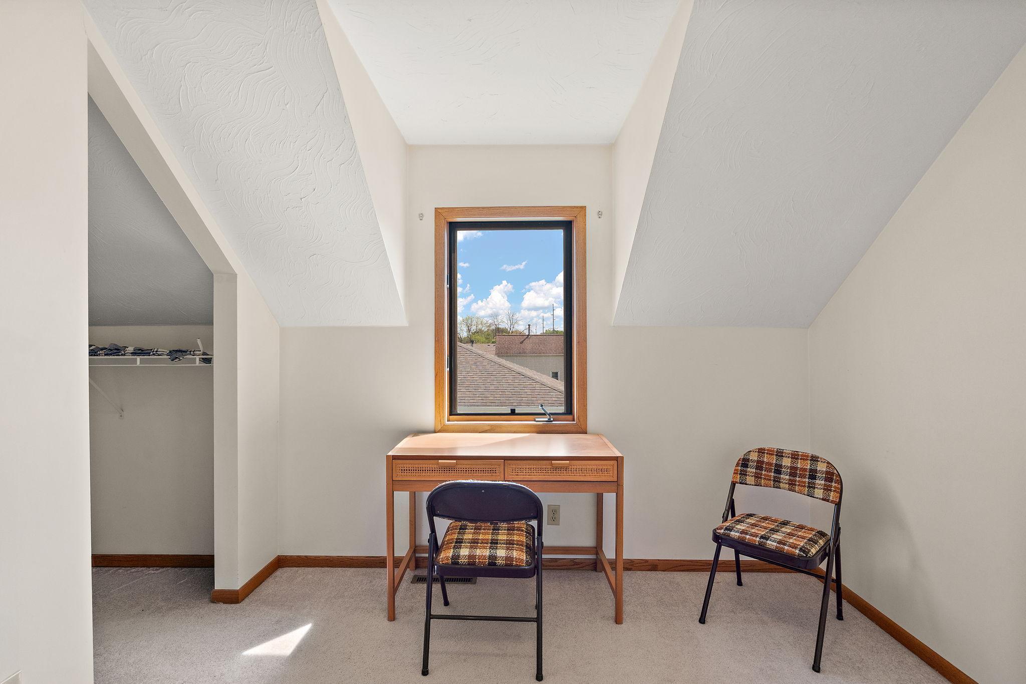 300 E State Street Property Photo 25