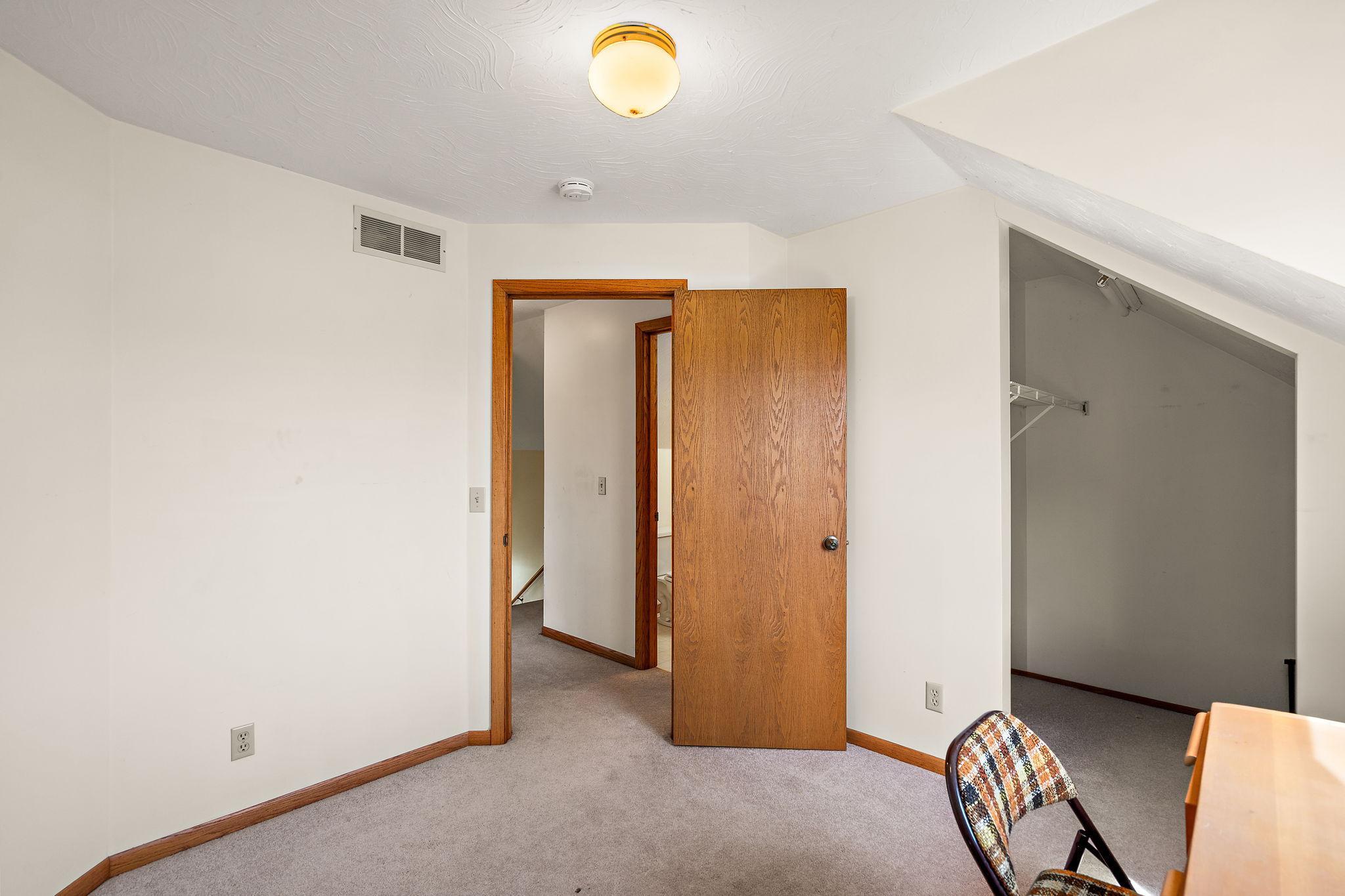 300 E State Street Property Photo 26