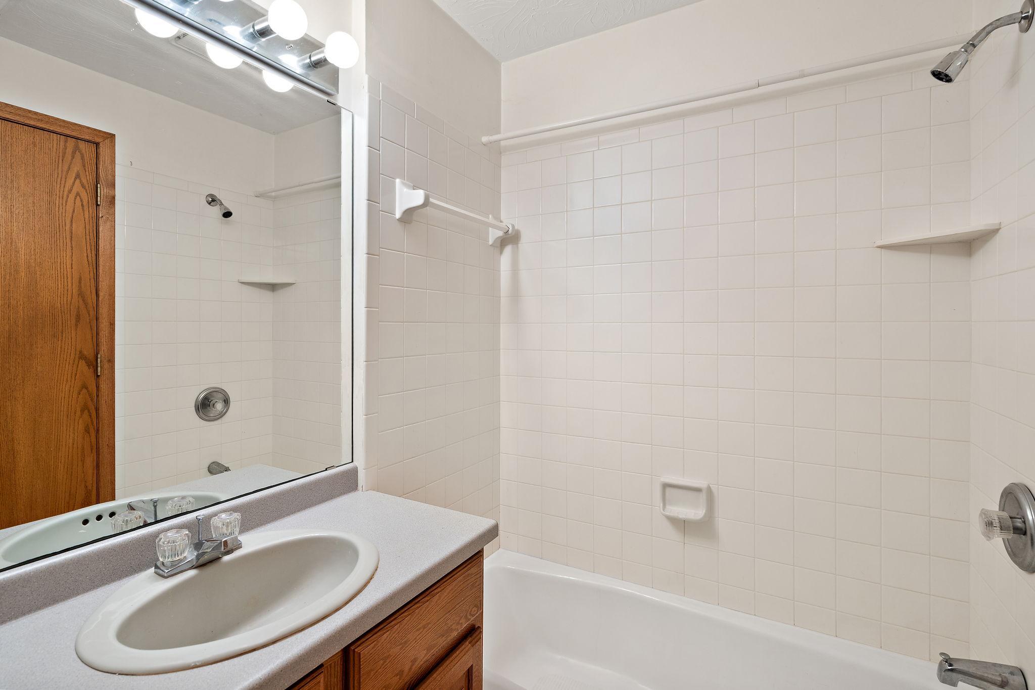 300 E State Street Property Photo 27