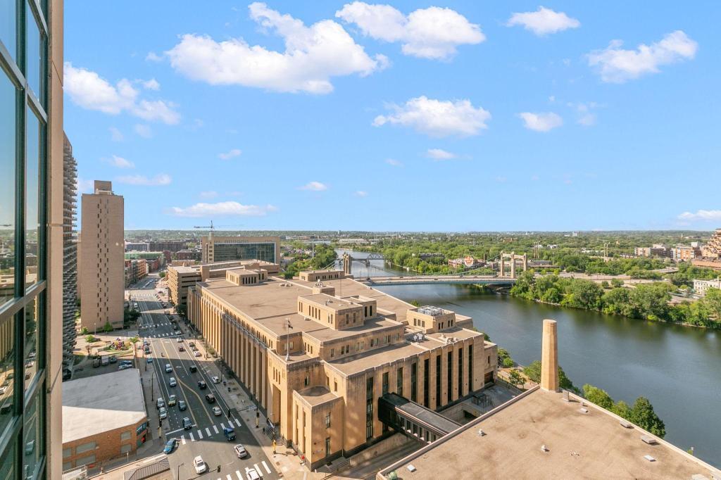 100 3rd Avenue S 1703 Property Photo 26