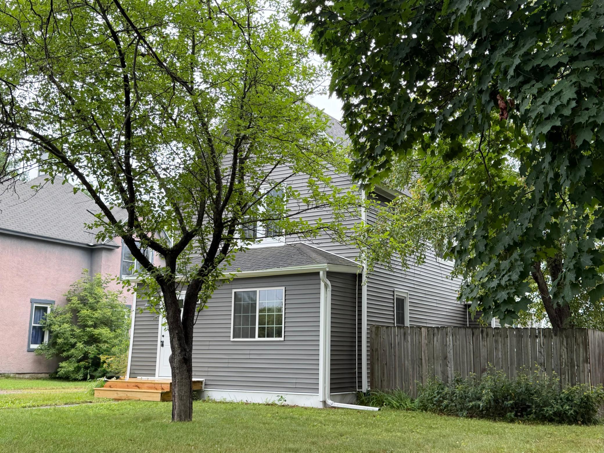 816 N Summit Street Property Photo 2