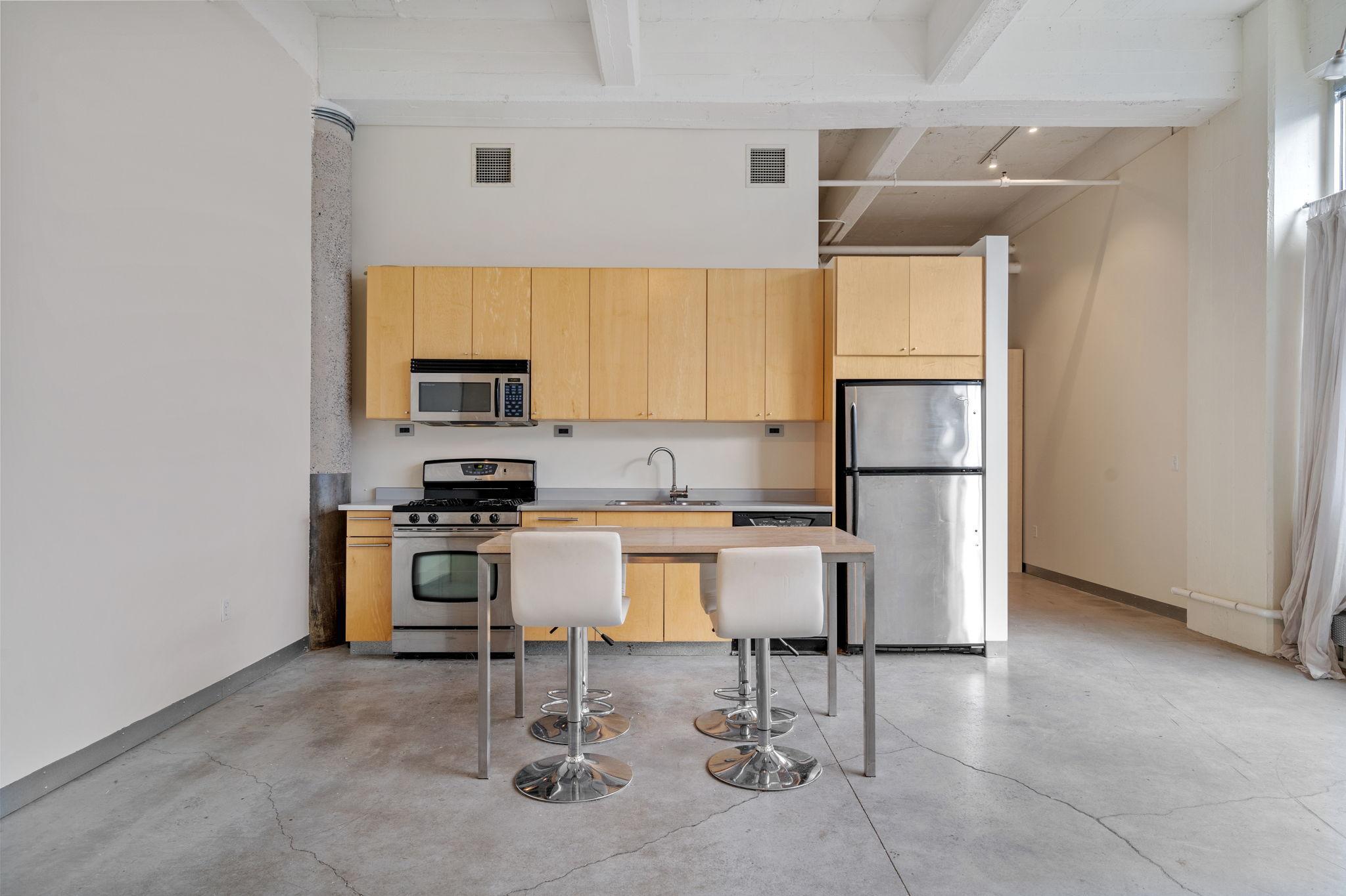 700 Washington Ave N 613 Property Photo 3