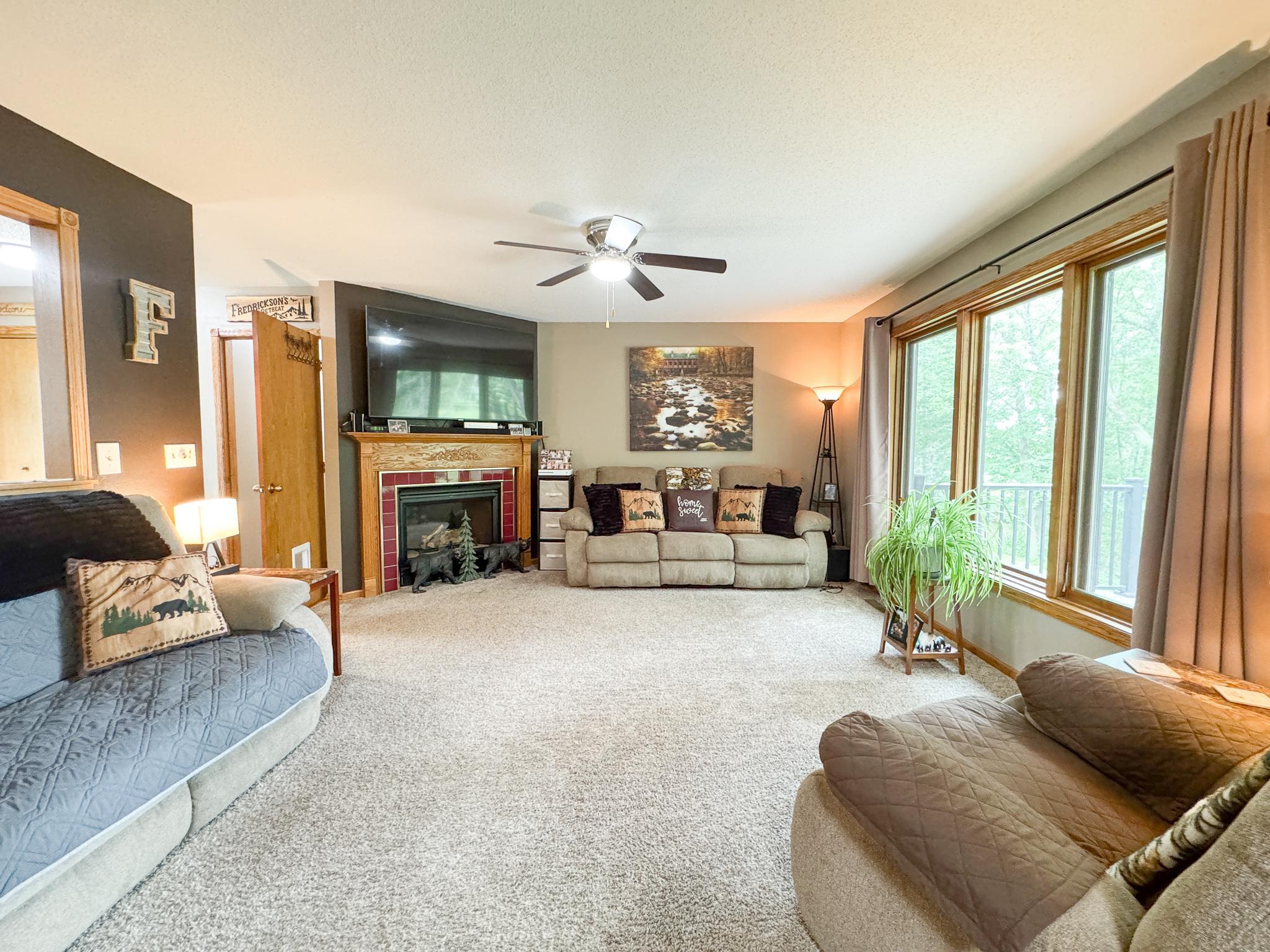 26760 Riverside Drive Property Photo 5