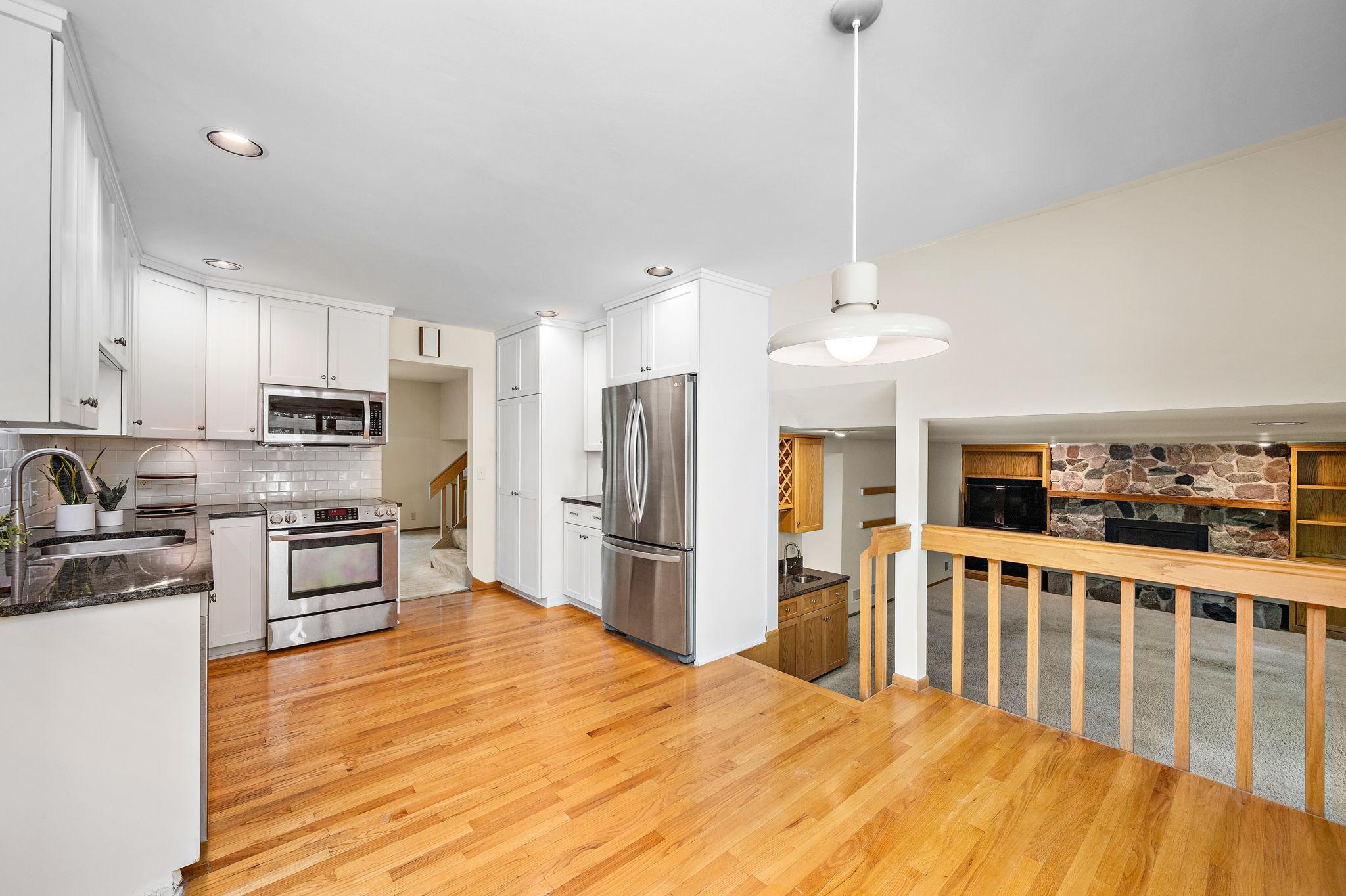 6015 Stoneybrook Drive Property Photo 14