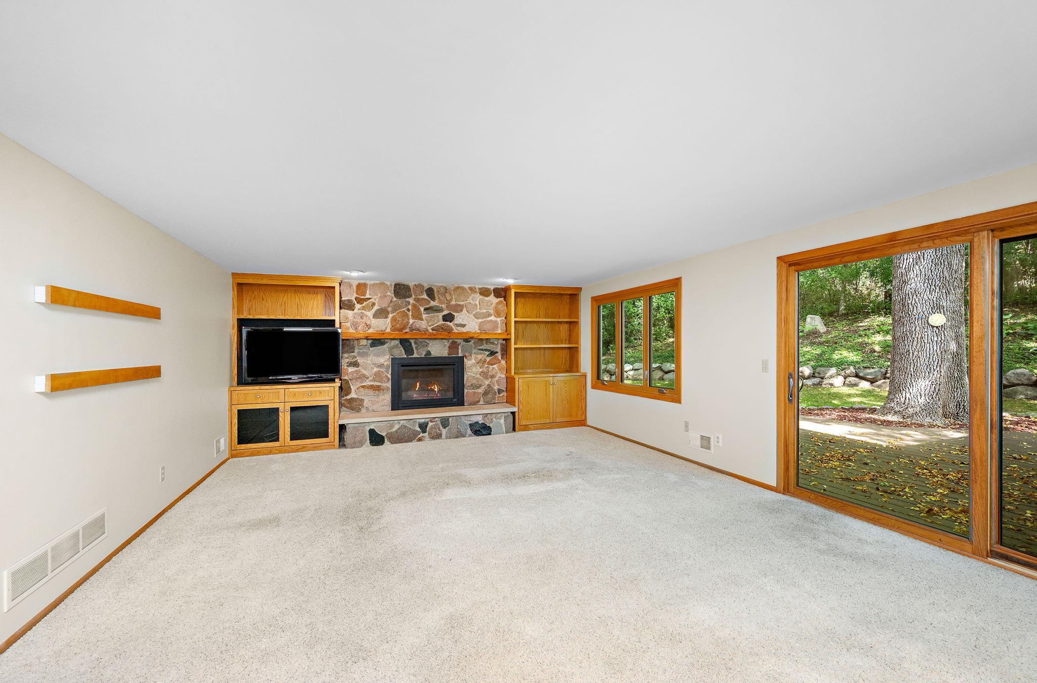 6015 Stoneybrook Drive Property Photo 20
