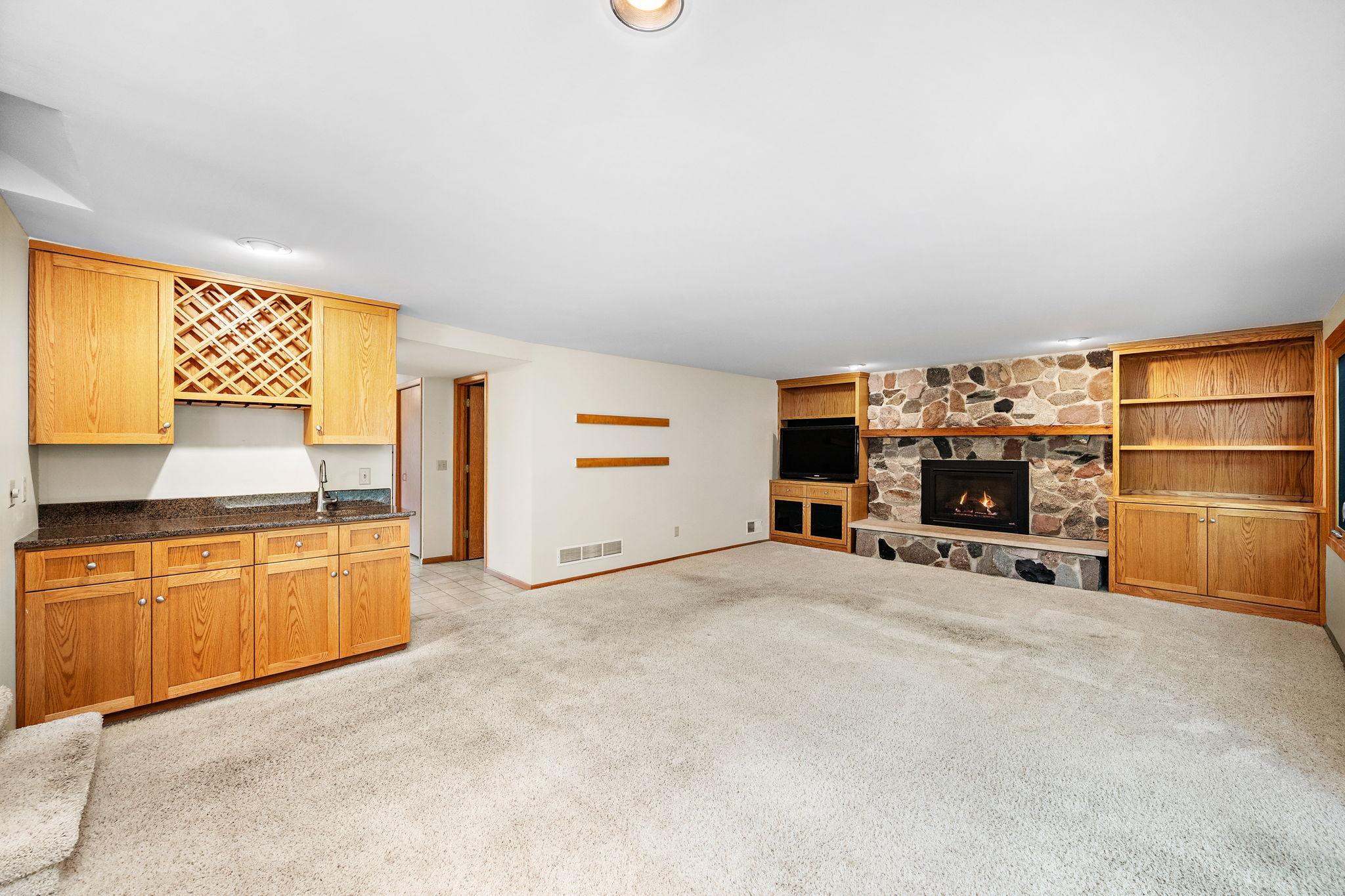 6015 Stoneybrook Drive Property Photo 22