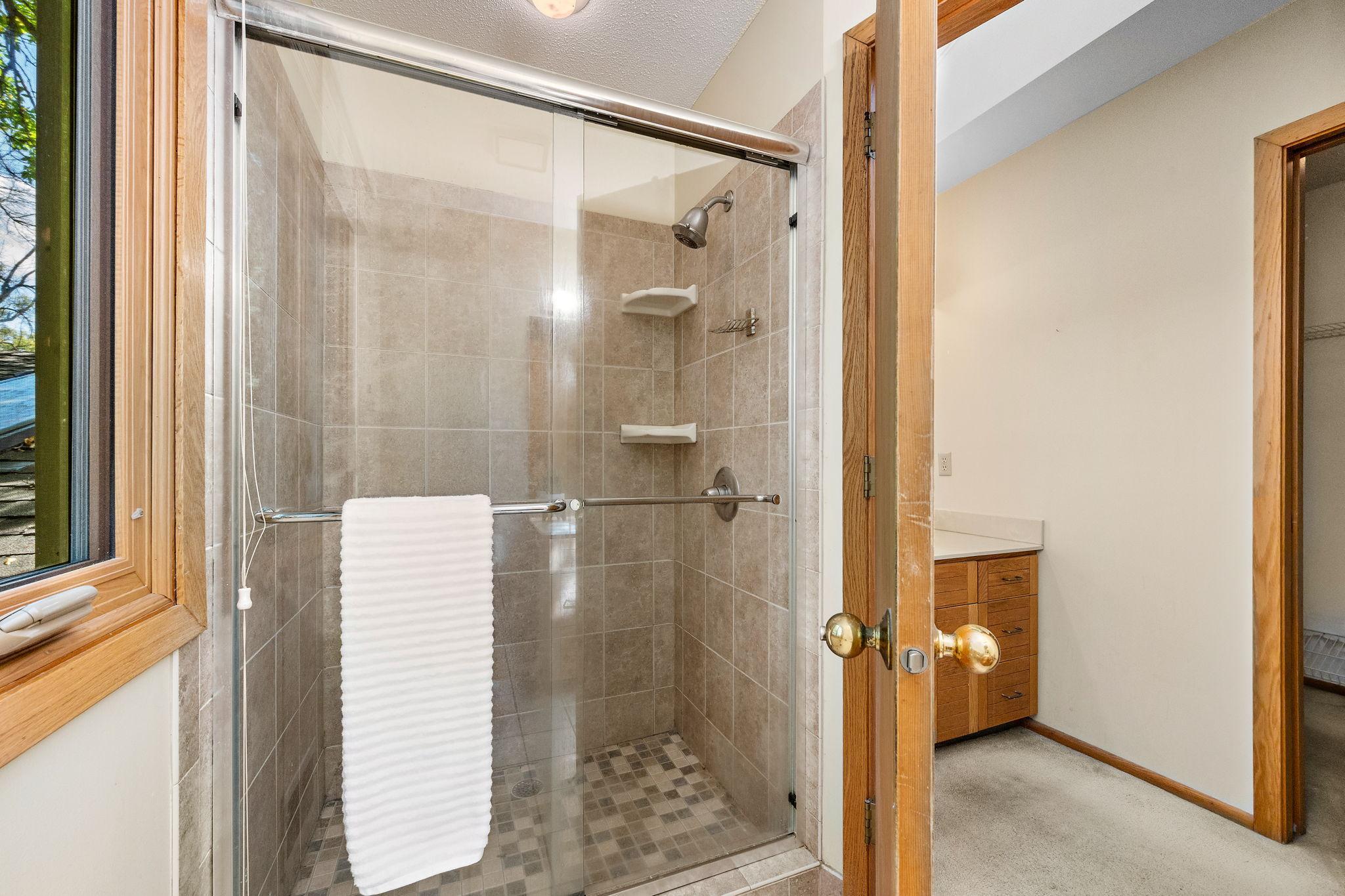6015 Stoneybrook Drive Property Photo 34