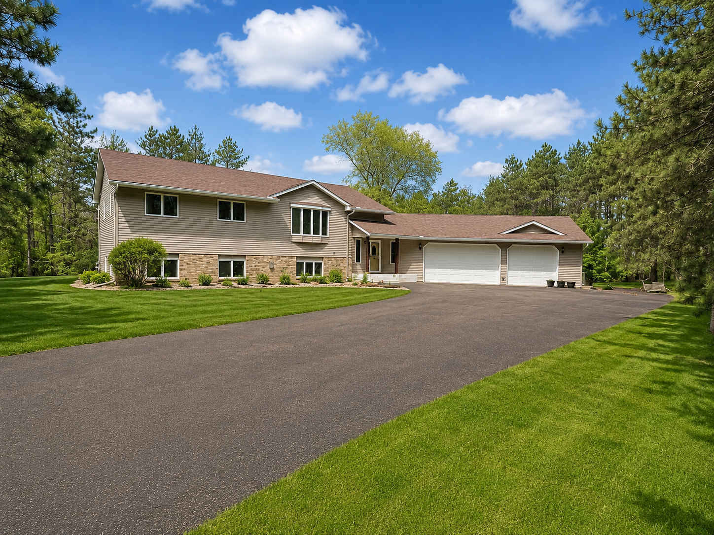 1369 141st Street Property Photo 3
