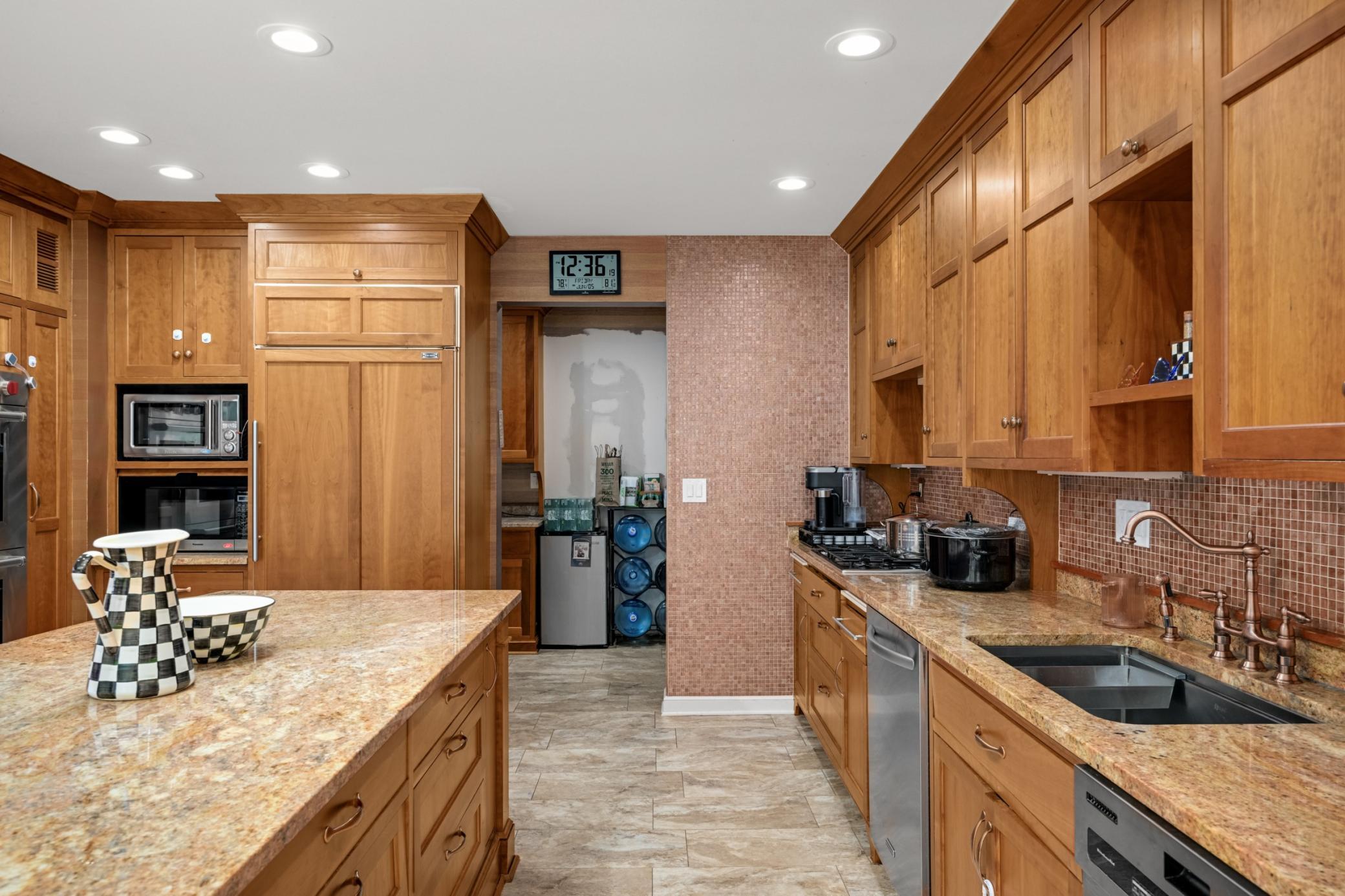 2837 Glenhurst Avenue Property Photo 41