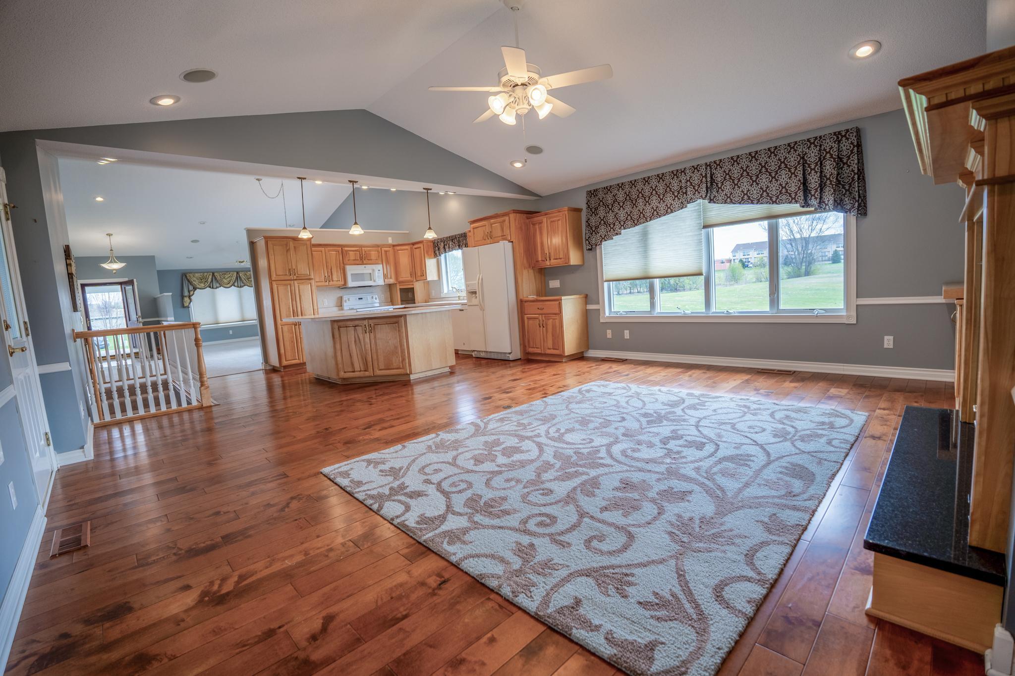 211 Valley View Drive Se Property Photo 8