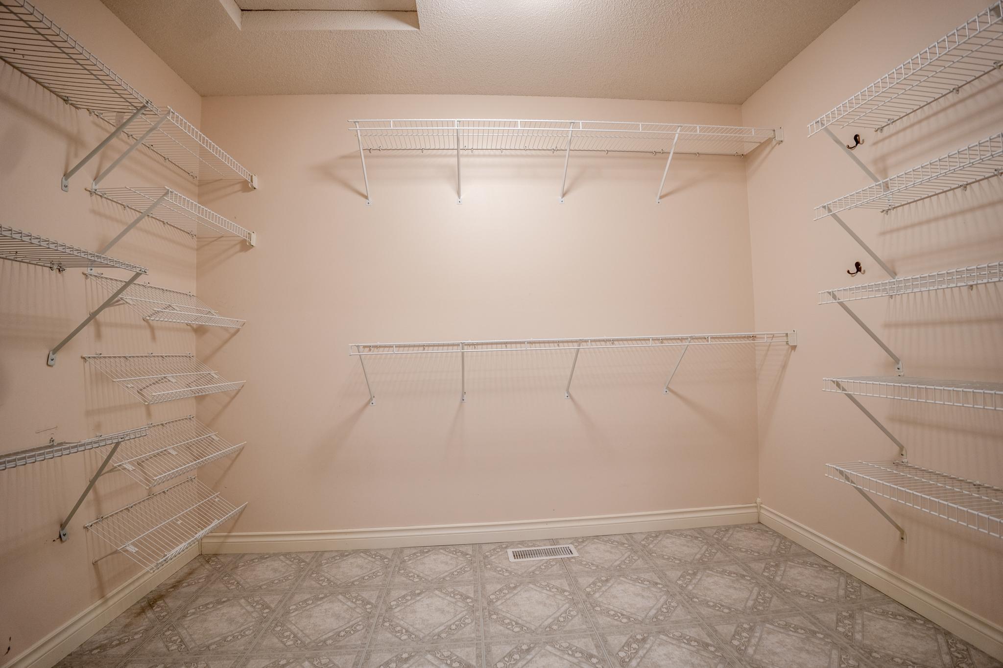 211 Valley View Drive Se Property Photo 17