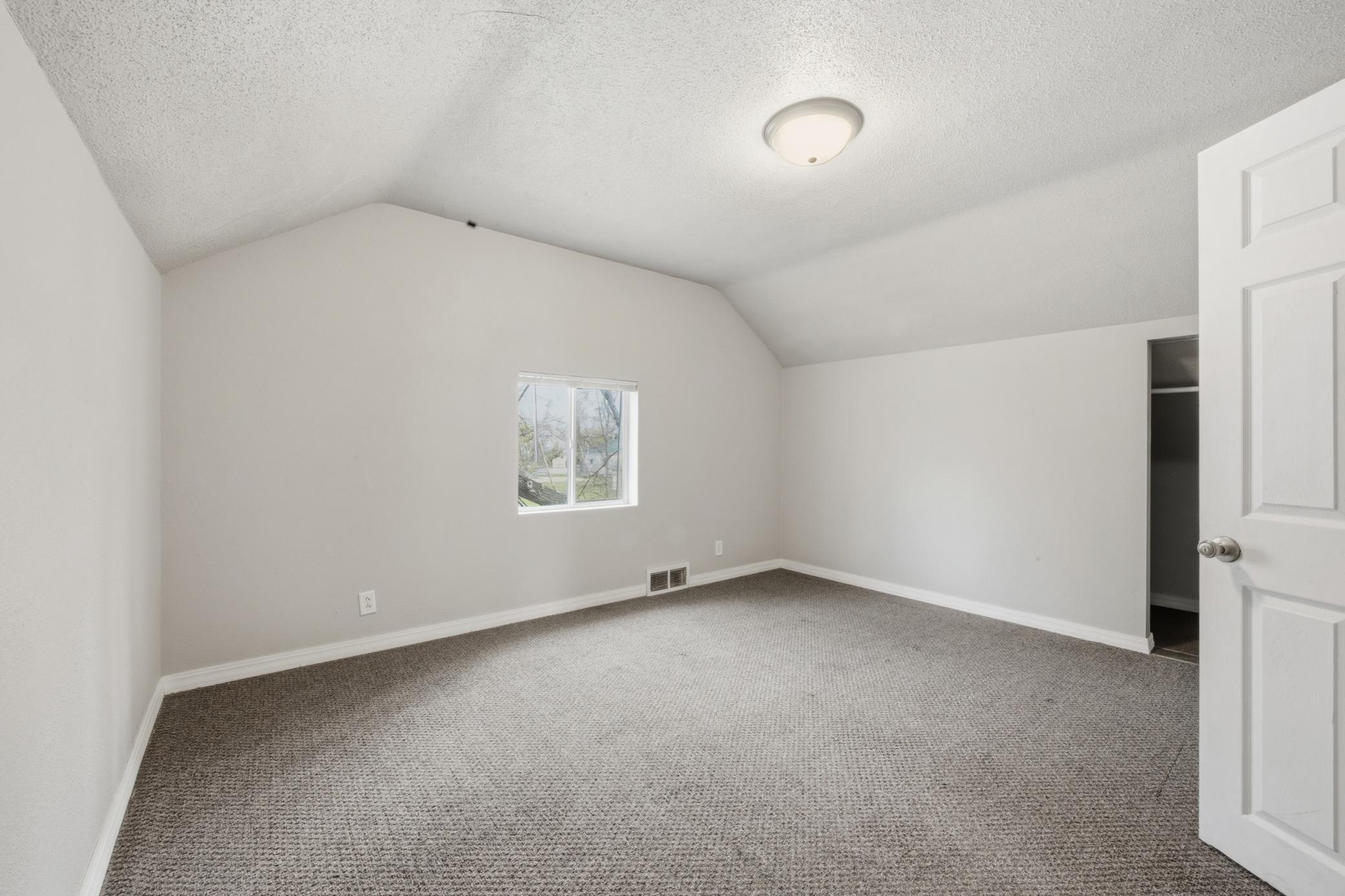 1002 4th Avenue S Property Photo 11