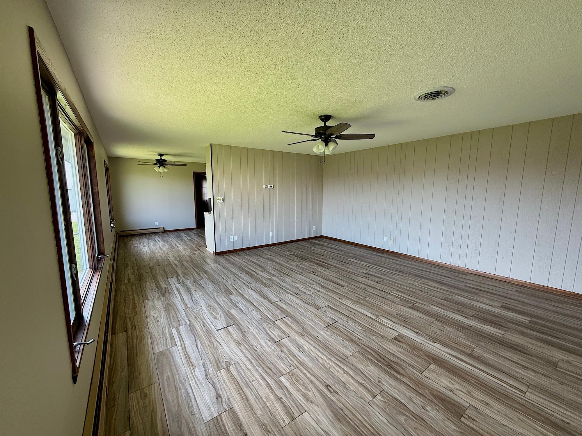 147 4th Avenue Se Property Photo 3