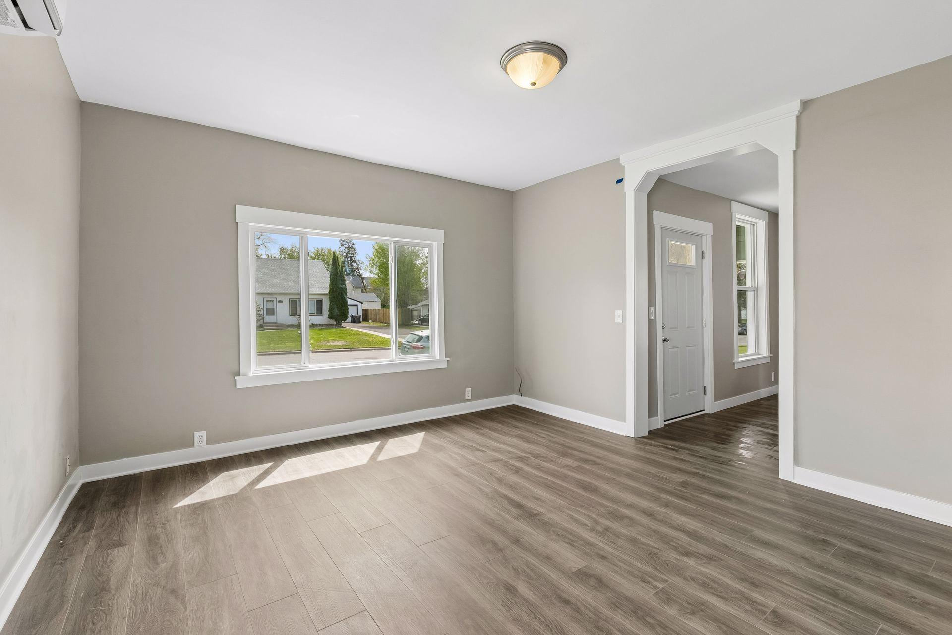 2587 2nd Avenue E Property Photo 7