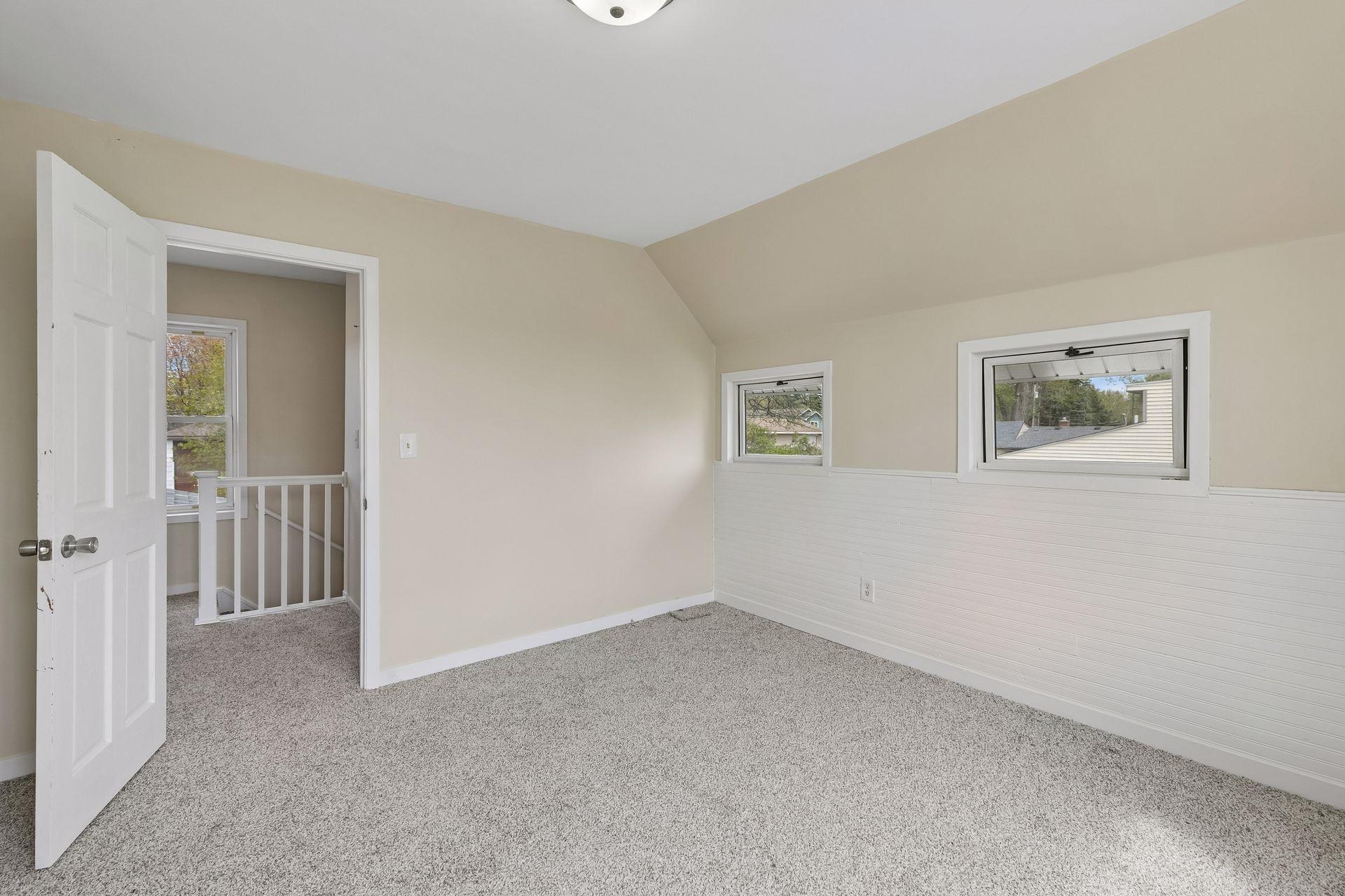 2587 2nd Avenue E Property Photo 26