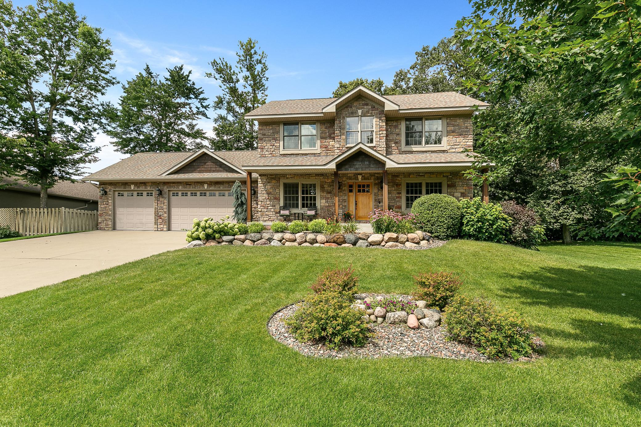 1301 Pondview Lane Property Photo 1
