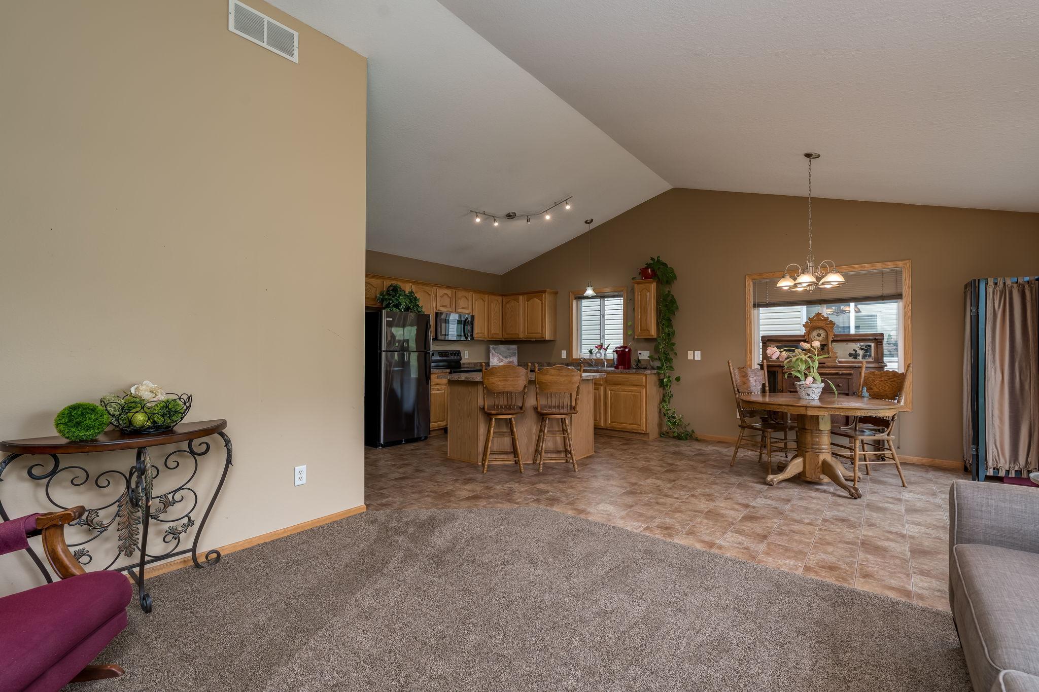 709 Tomahawk Court Property Photo 11
