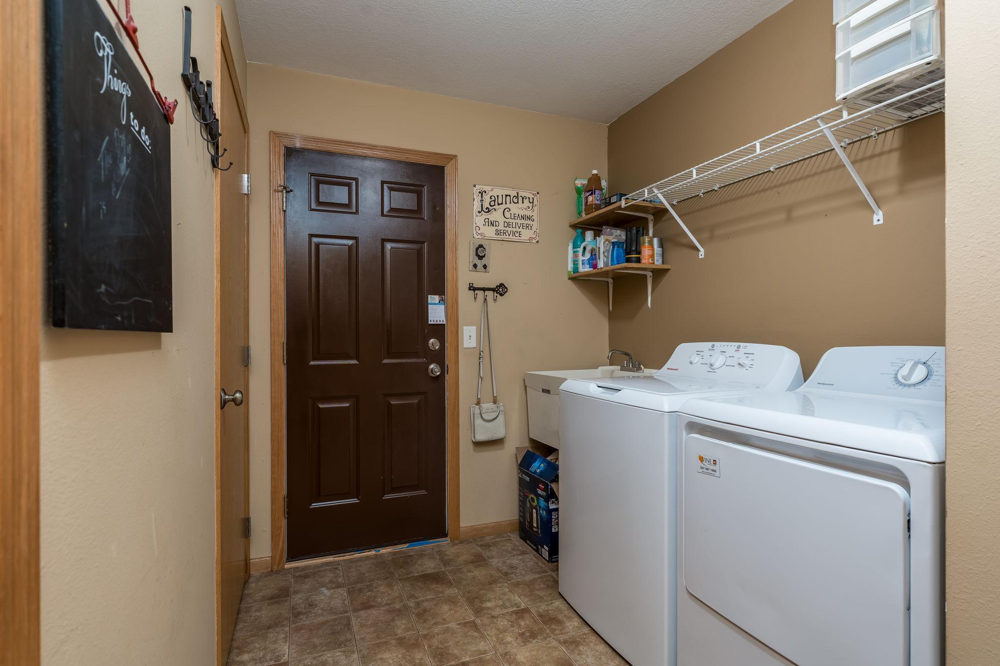 709 Tomahawk Court Property Photo 18