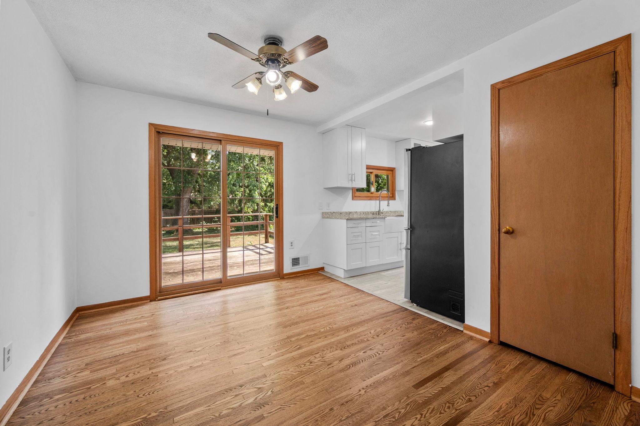 10433 Washburn Avenue S Property Photo 12