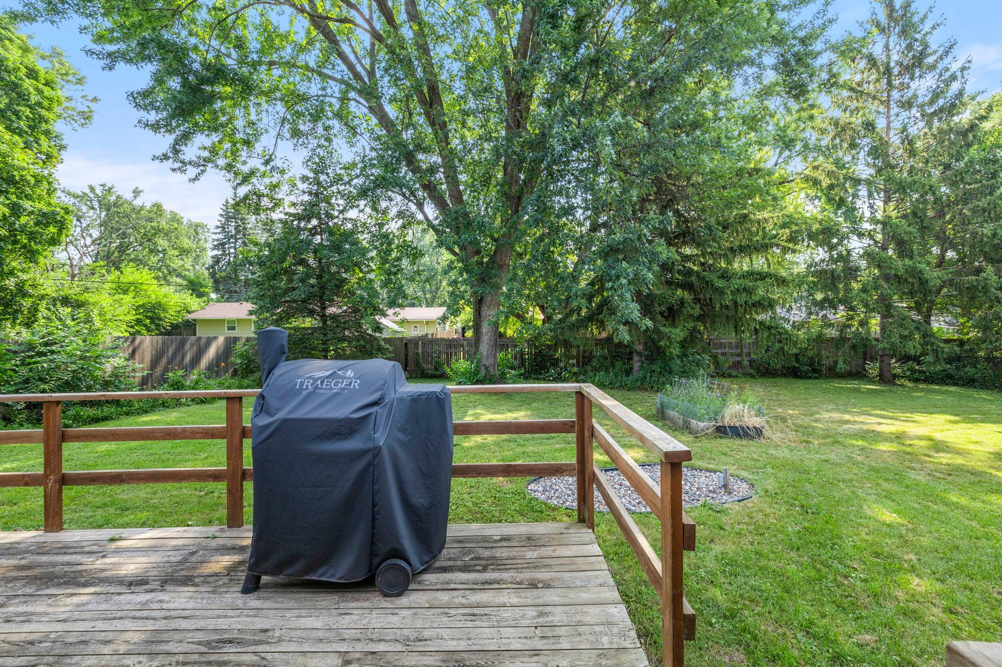 10433 Washburn Avenue S Property Photo 15
