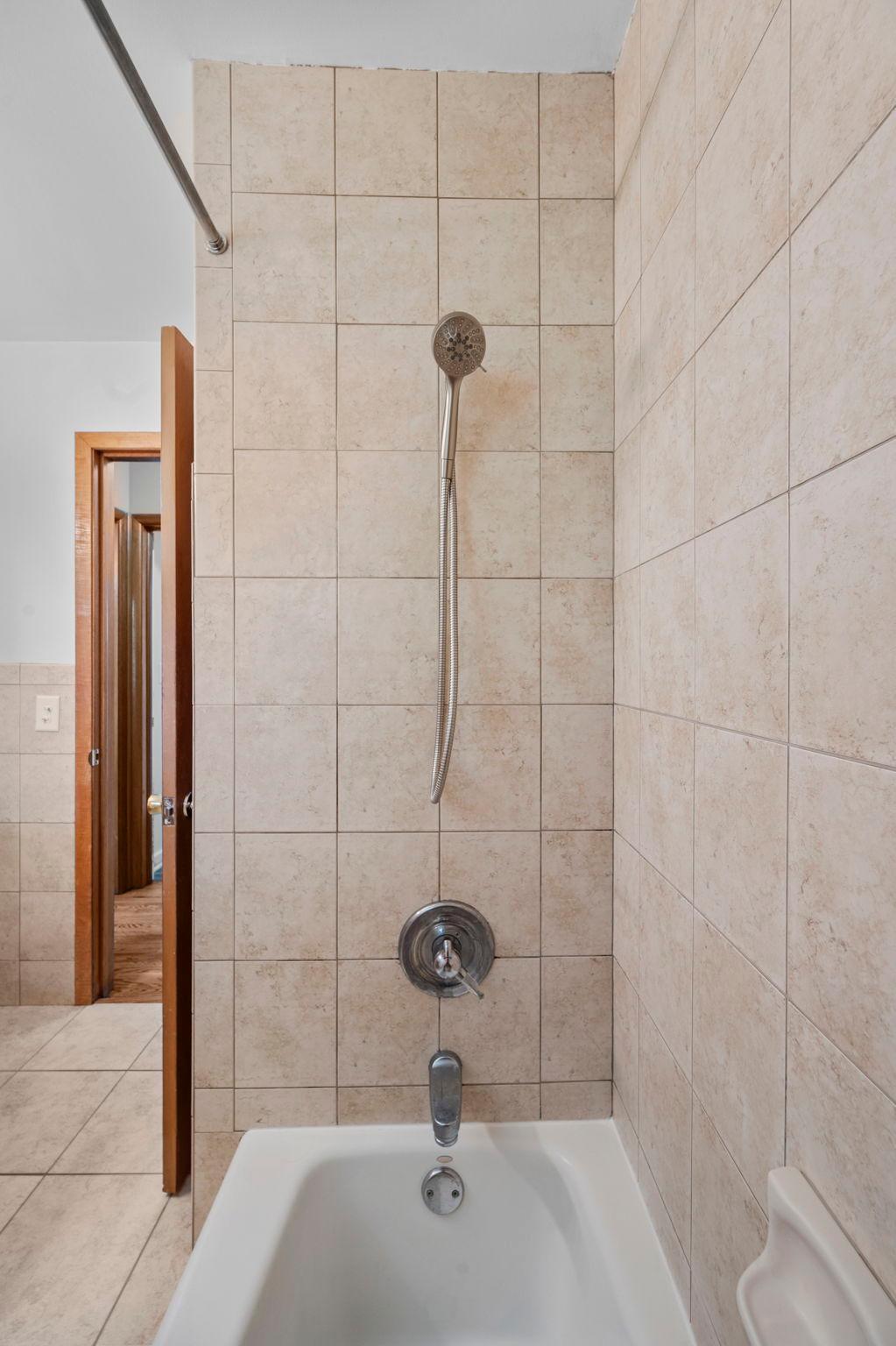 10433 Washburn Avenue S Property Photo 27