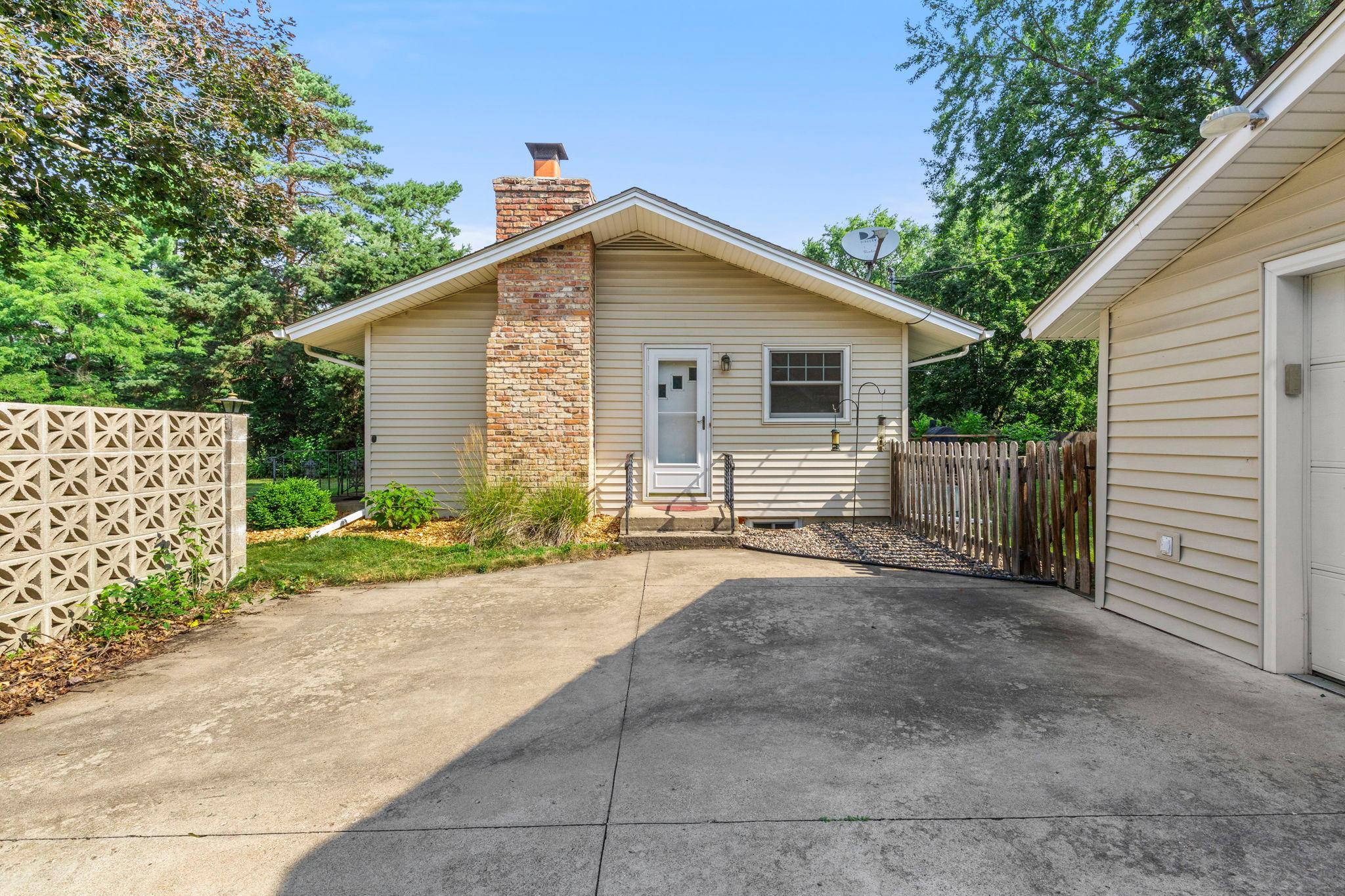 10433 Washburn Avenue S Property Photo 46