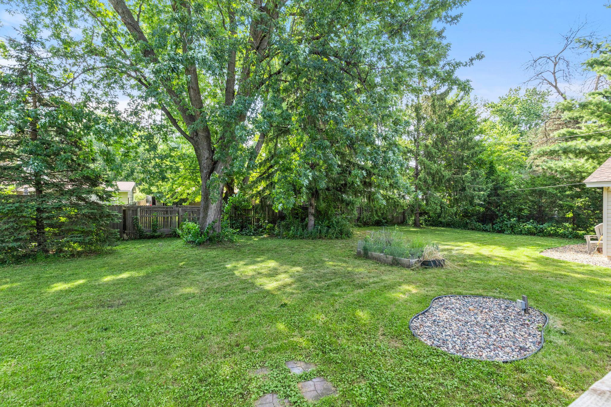 10433 Washburn Avenue S Property Photo 49