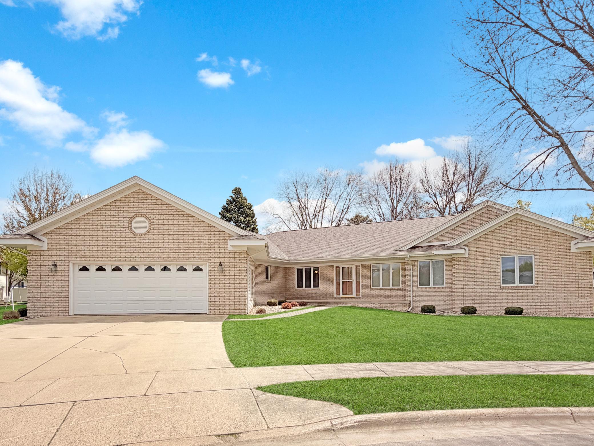 103 Whitney Circle Property Photo 1