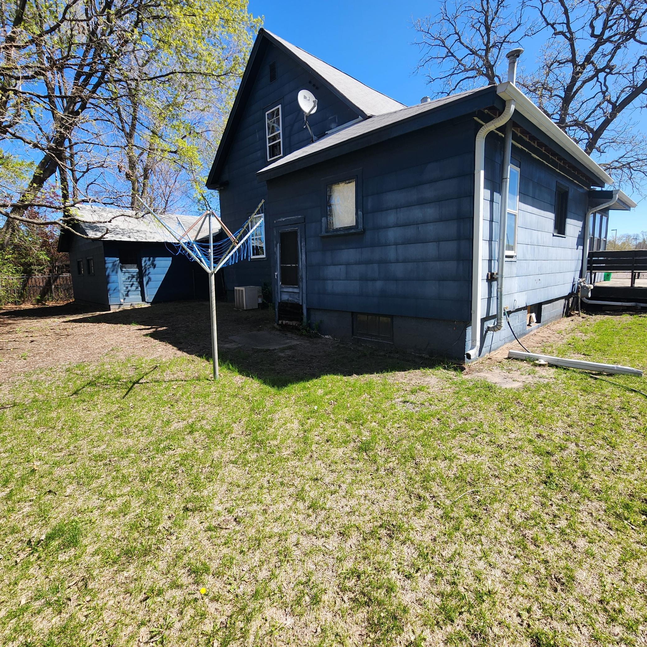 11444 Hanson Boulevard Nw Property Photo 4