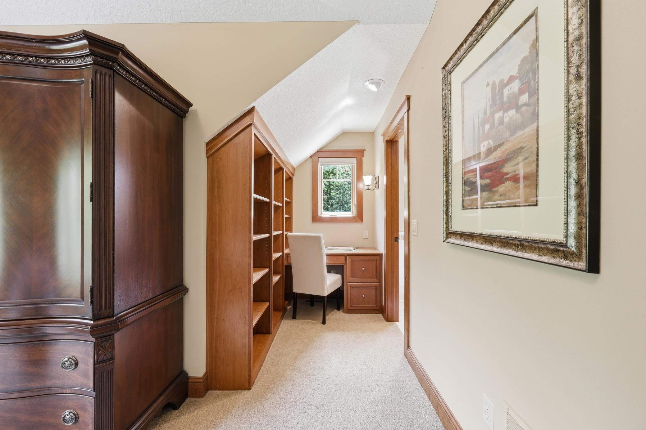 270 N North Shore Drive W Property Photo 33