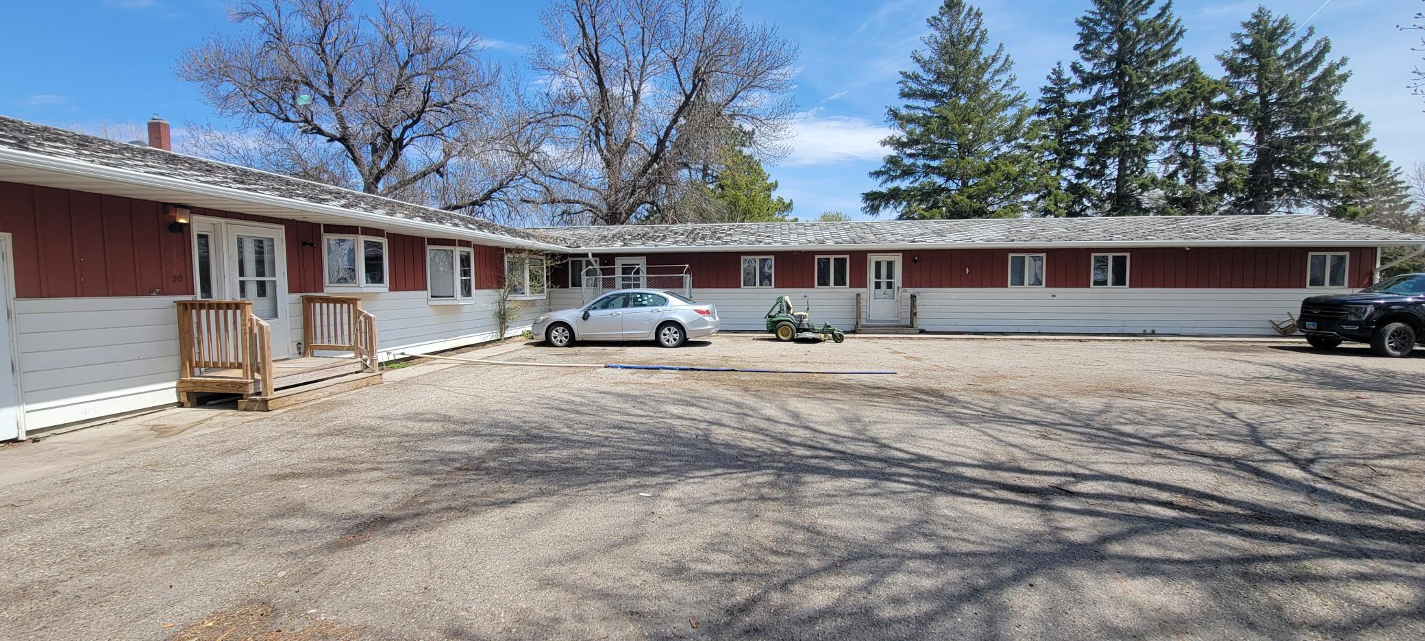 20 5th Street E Property Photo 4