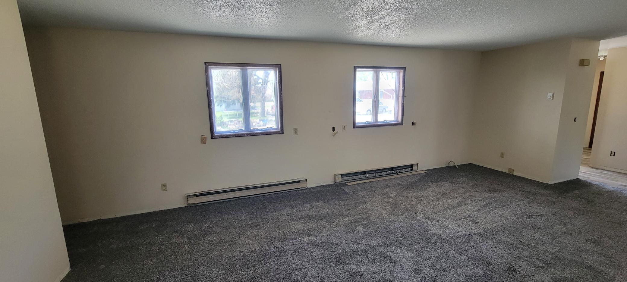 20 5th Street E Property Photo 7