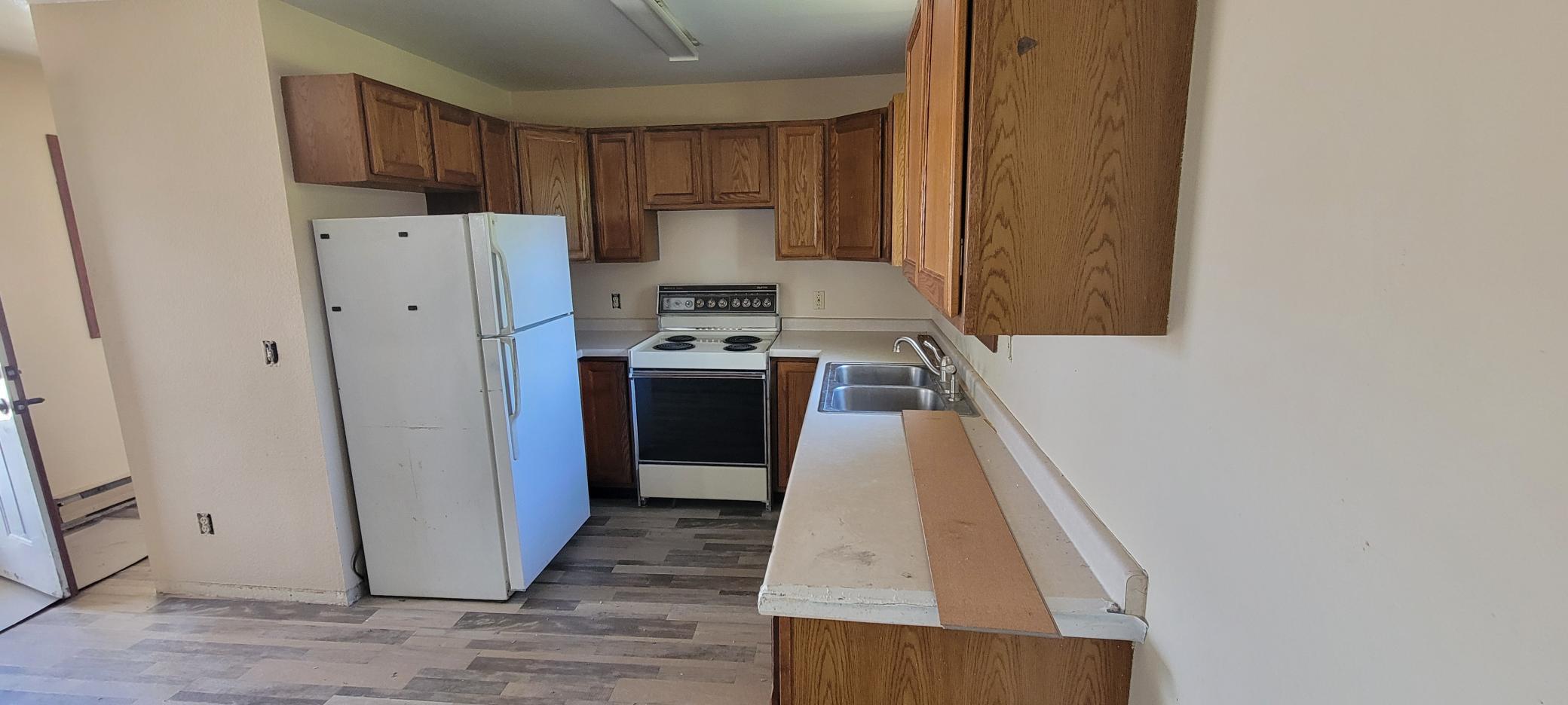 20 5th Street E Property Photo 8